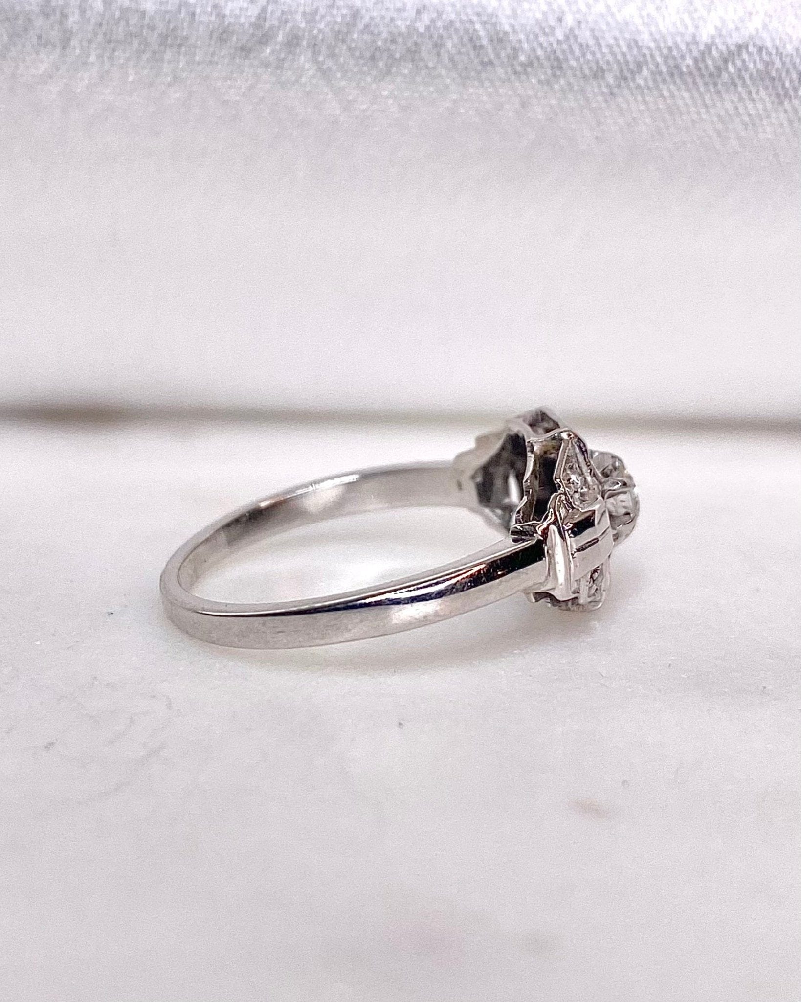 Bague Vintage Art - Déco Diamants "Sanaé" - Elliade Paris