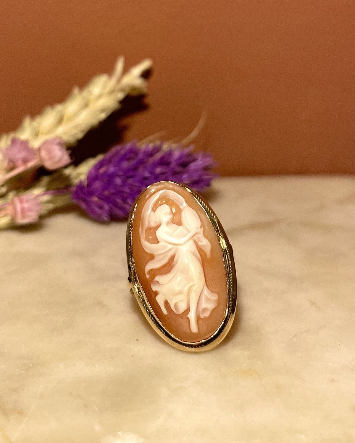 Bague Vintage Camée Coquille "Petros" - Elliade Paris