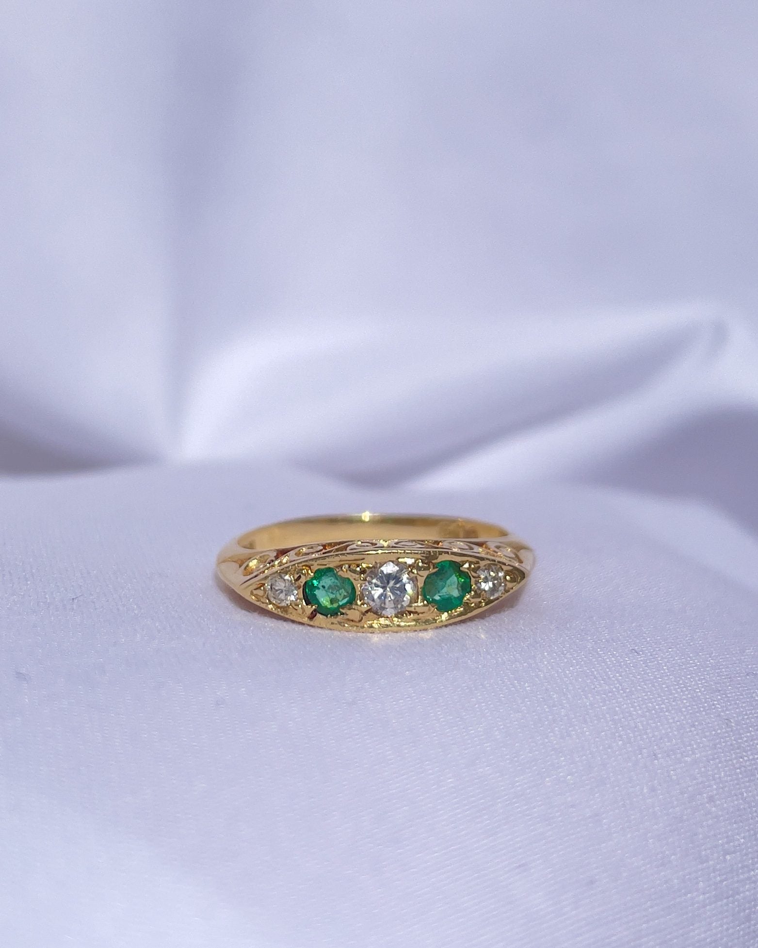 Bague Vintage émeraudes & diamants "Sandy" - Elliade Paris