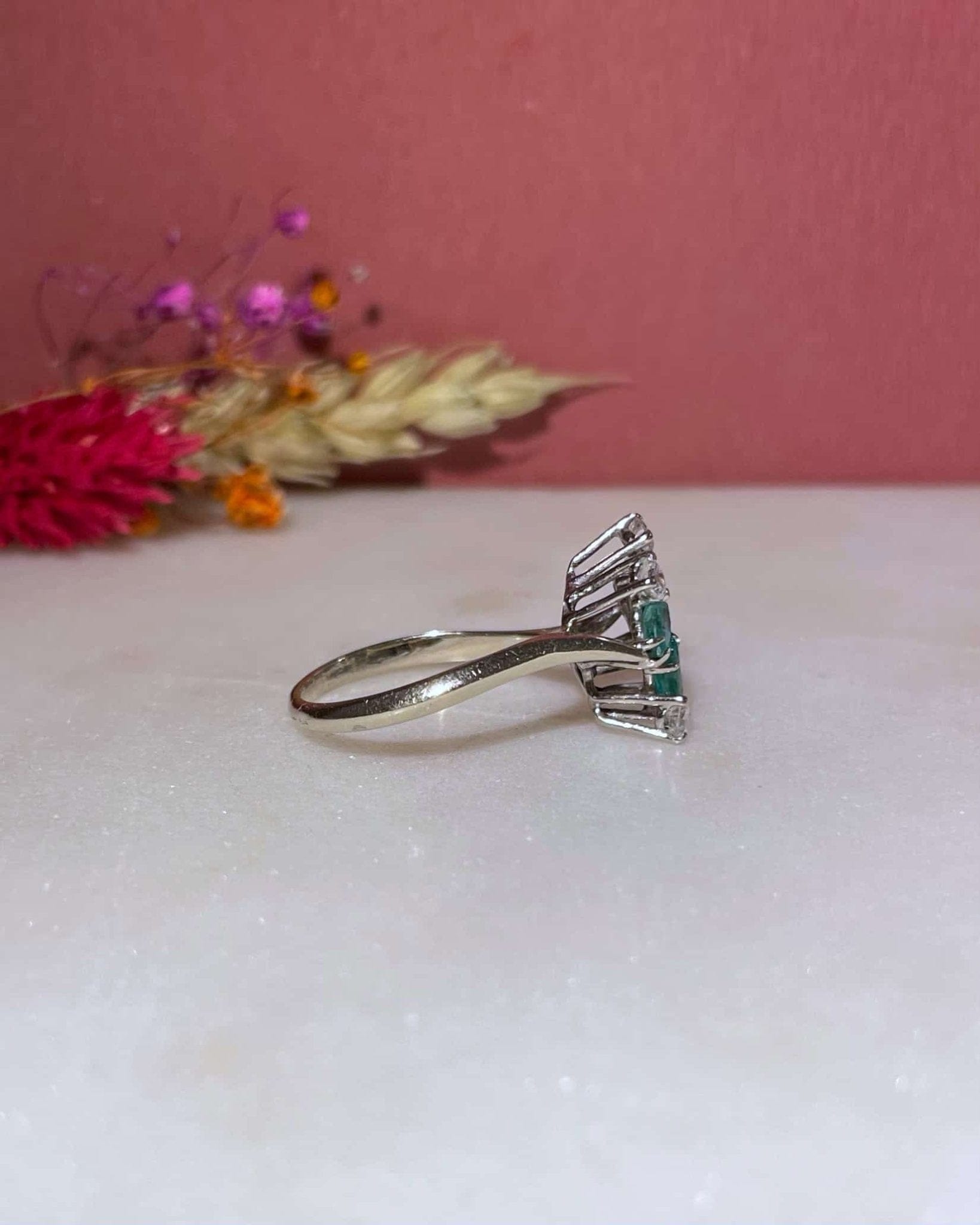 Bague Vintage Emeraudes et Diamants "Lucie" - Elliade Paris