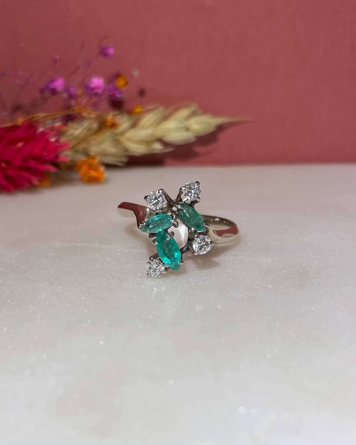 Bague Vintage Emeraudes et Diamants "Lucie" - Elliade Paris
