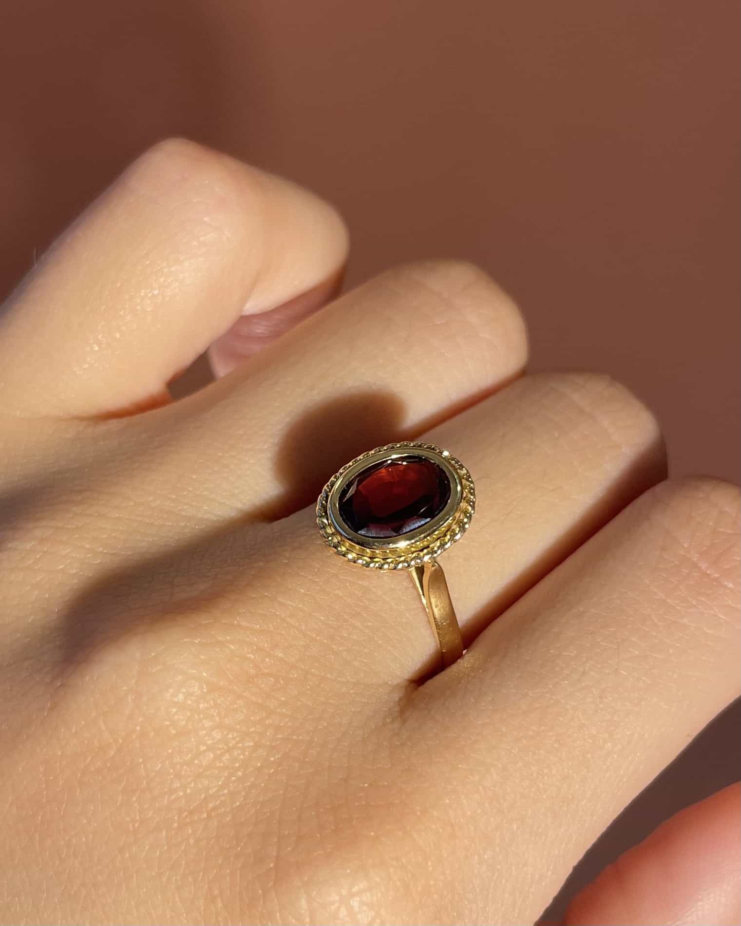 Bague Vintage Grenat 2 Carats "Gislene"