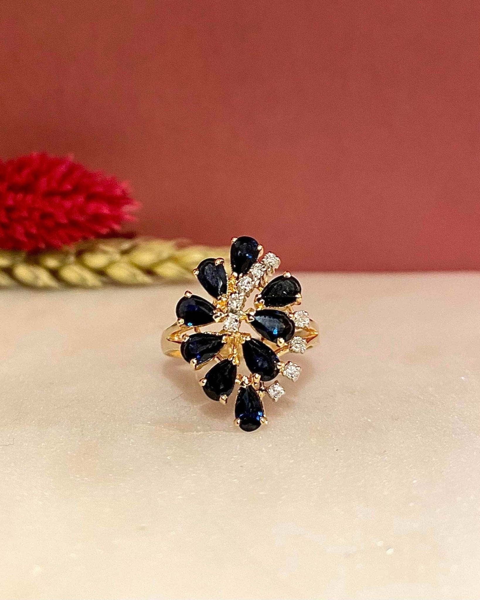 Bague Vintage Fleur 9 Saphirs 1.60 carat & Diamants "Maina" - Elliade Paris