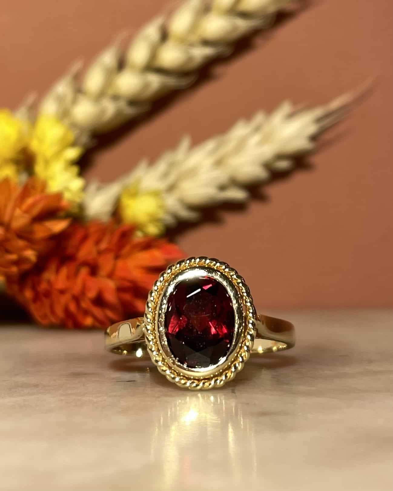 Bague Vintage Grenat 1.45 Carat "Ellia" - Elliade Paris