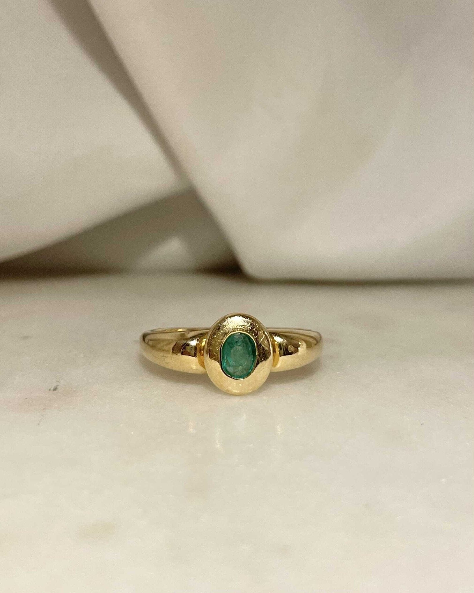 Bague Vintage Jonc Émeraude “Ludmila” - Elliade Paris