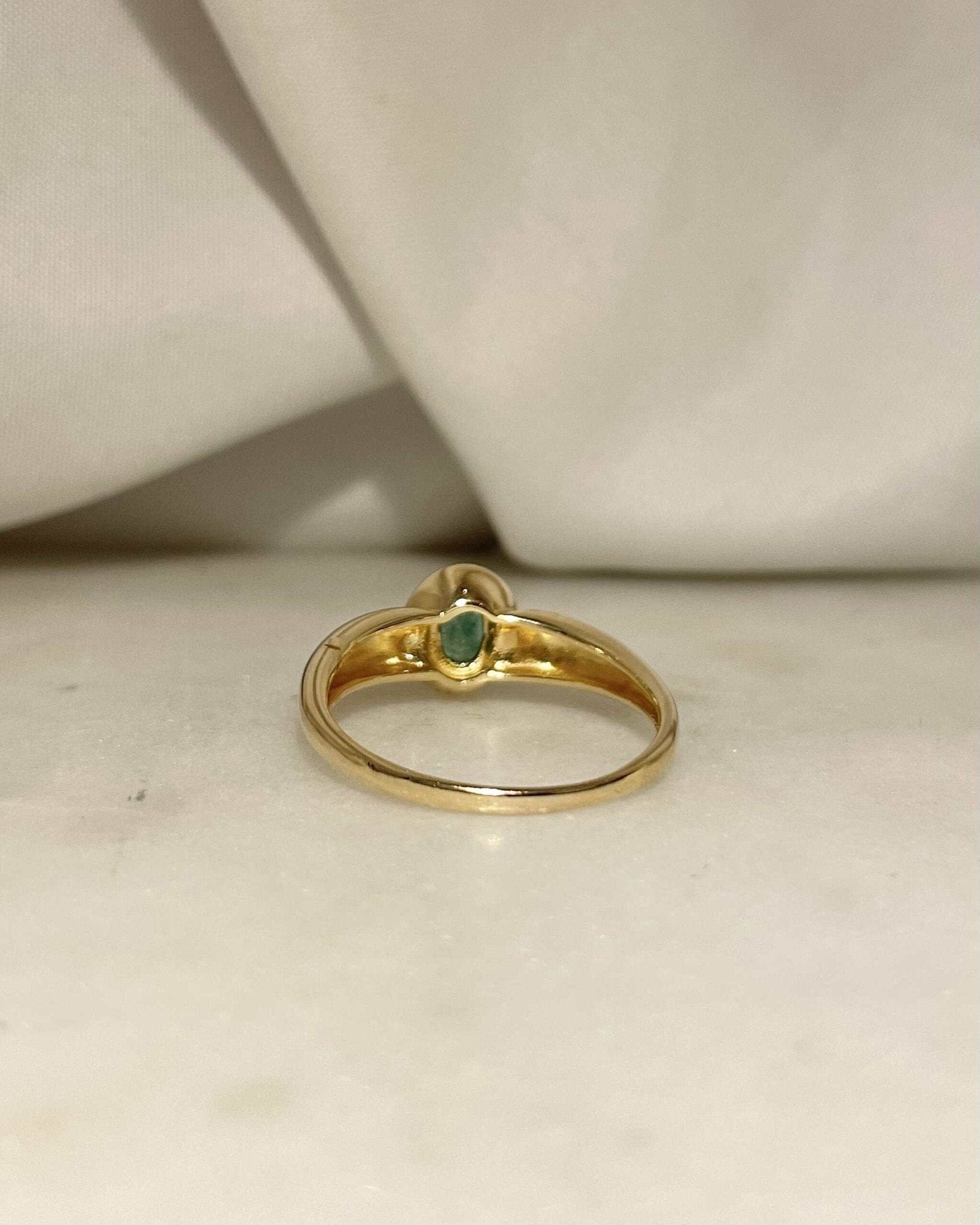 Bague Vintage Jonc Émeraude “Ludmila” - Elliade Paris