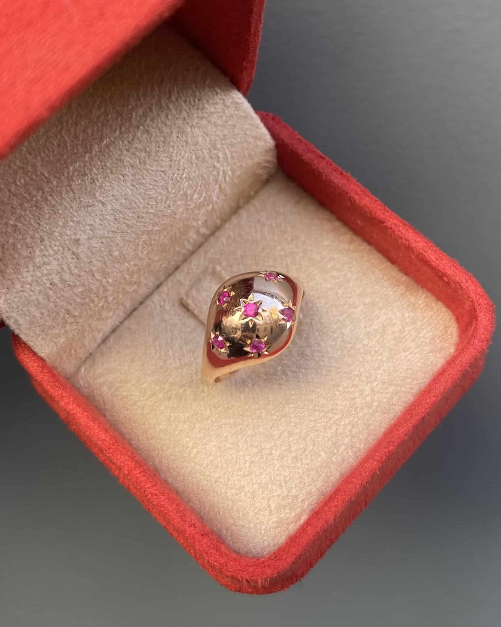 Bague Vintage Jonc Étoilé Rubis "Jaya" - Elliade Paris