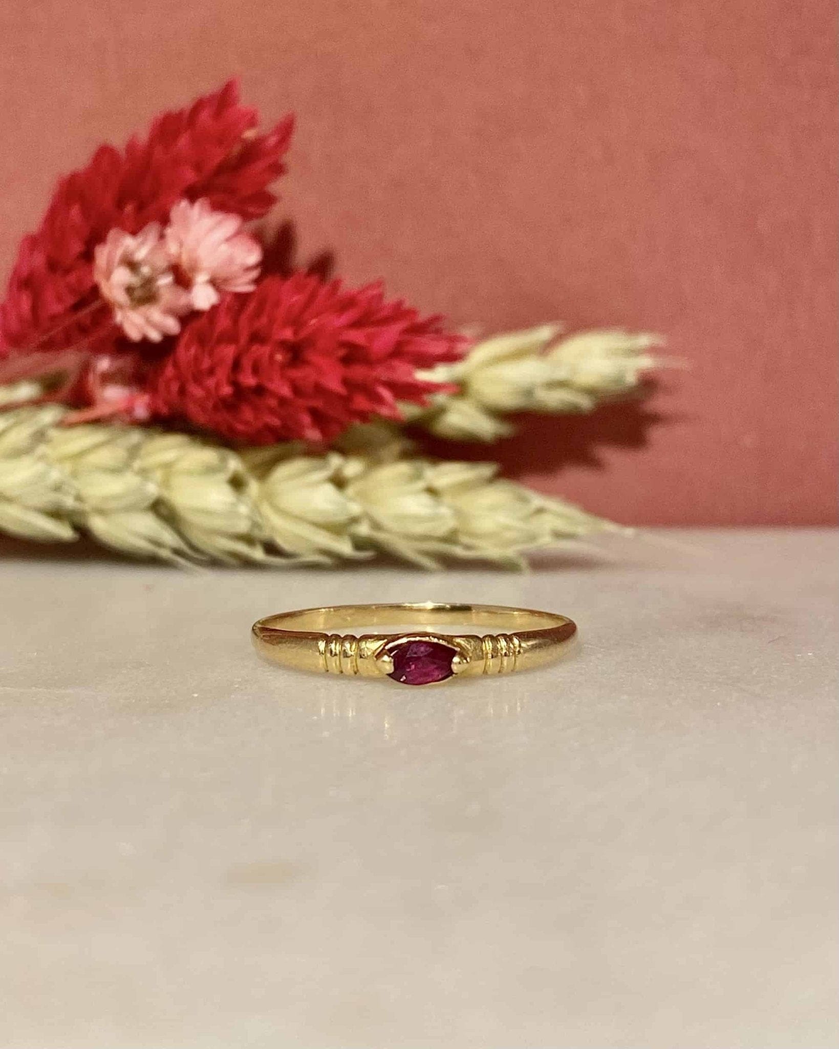 Bague Vintage Jonc Rubis "Sheryll" - Elliade Paris