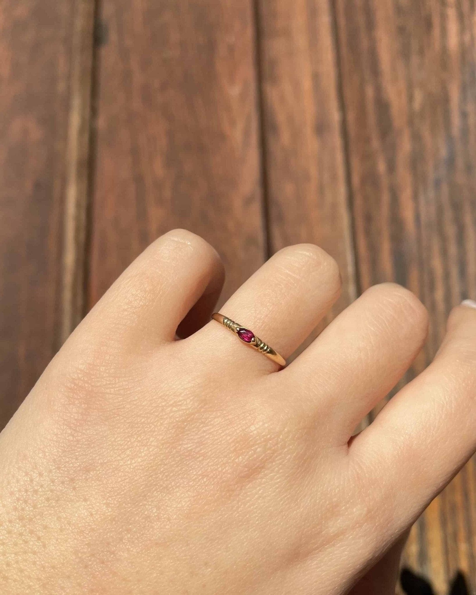 Bague Vintage Jonc Rubis "Sheryll" - Elliade Paris