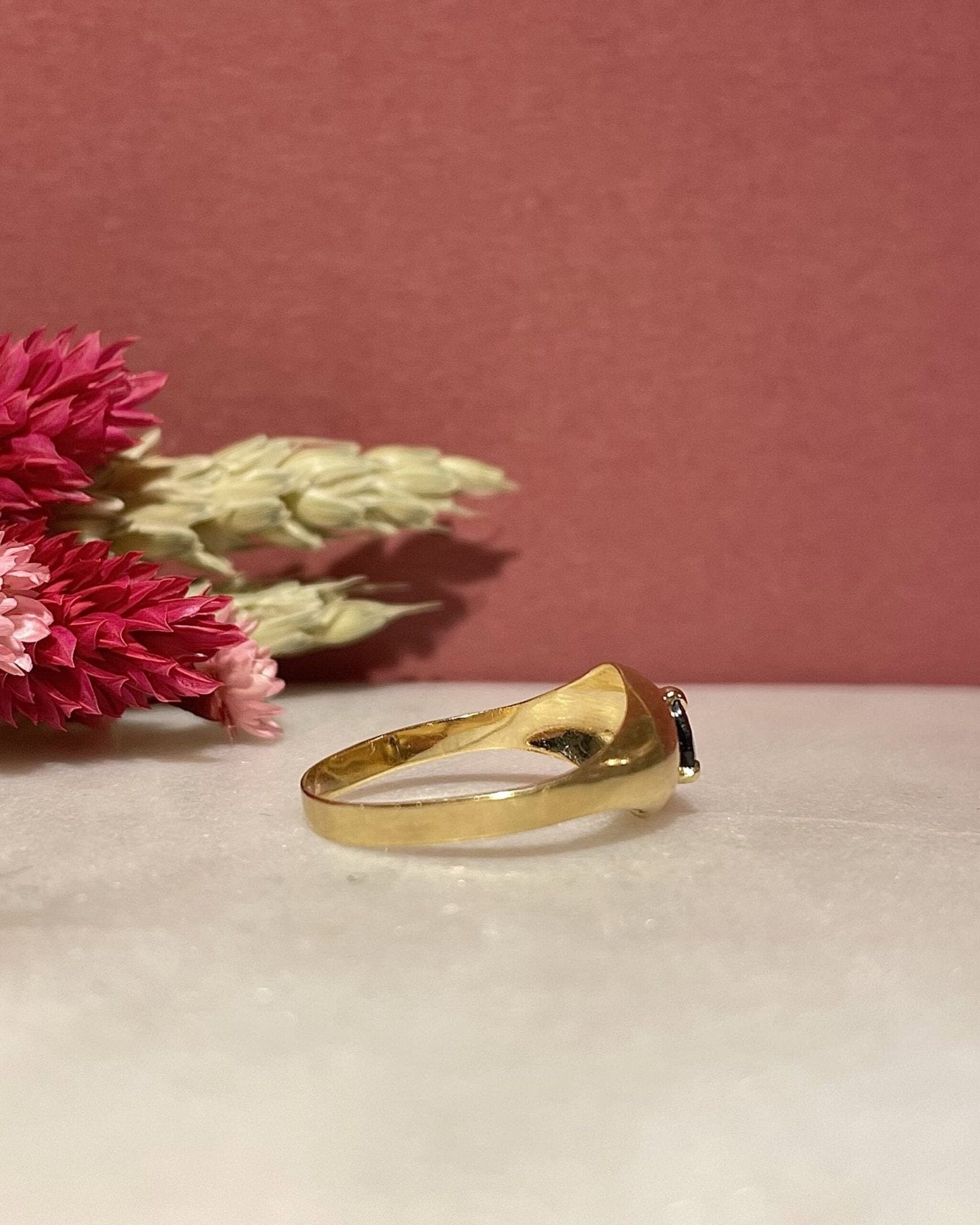 Bague Vintage Jonc Saphir Goutte "Mallomé" - Elliade Paris