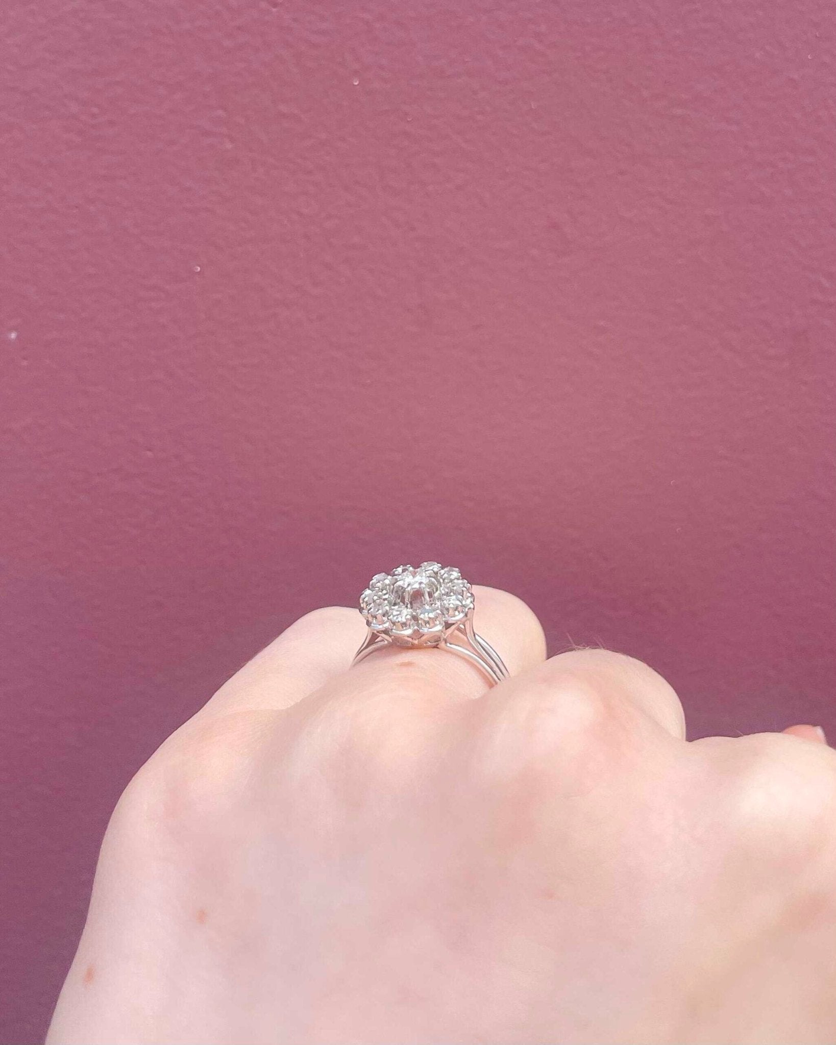 Bague Vintage Marguerite 11 Diamants 0.75 Carat "Joyce" - Elliade Paris