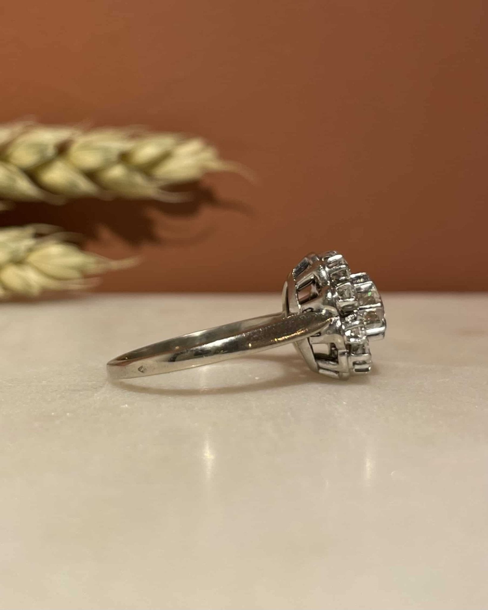 Bague Vintage Marguerite 11 Diamants "Melody" - Elliade Paris