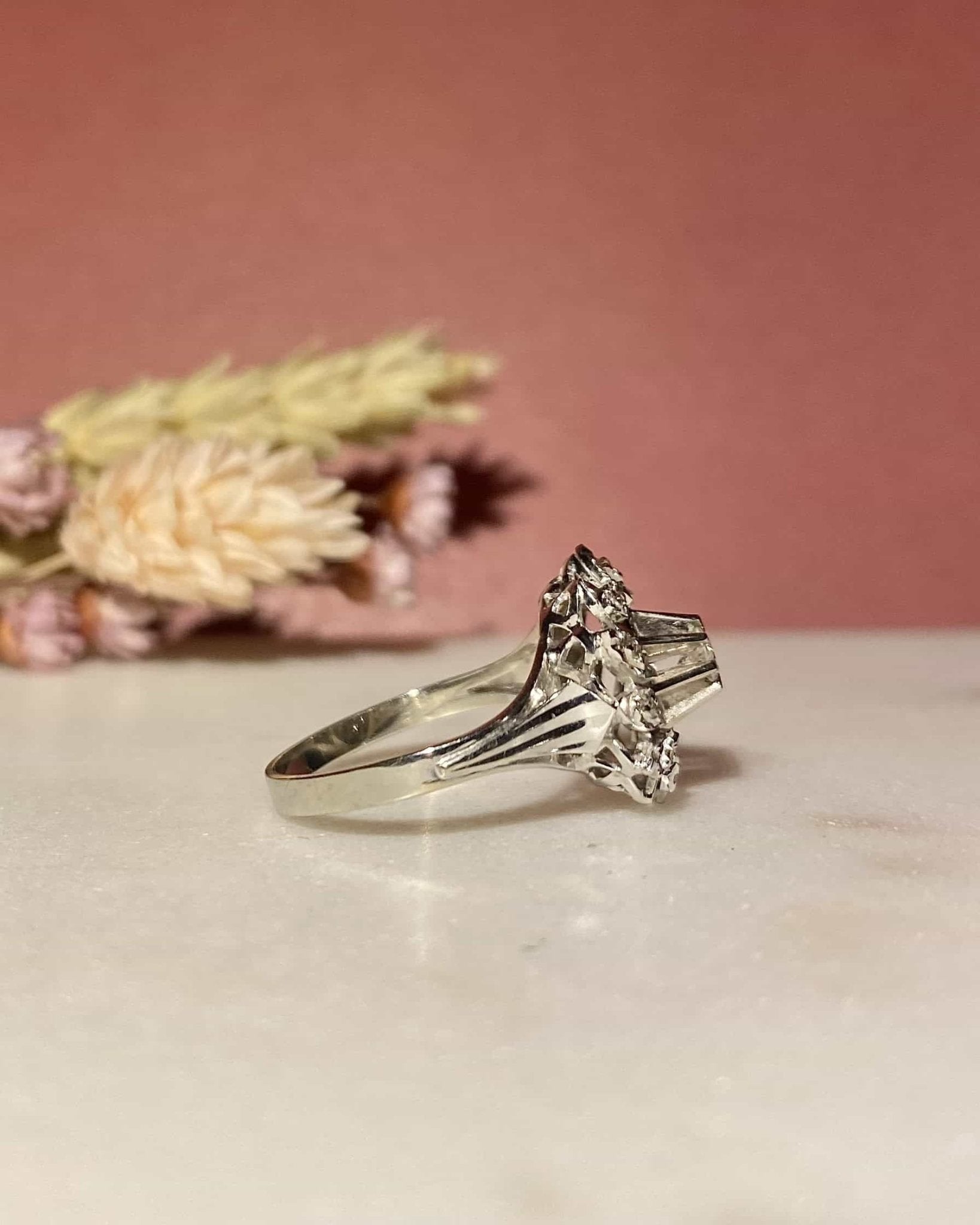 Bague Vintage Marguerite 13 Diamants "Aliéna" - Elliade Paris