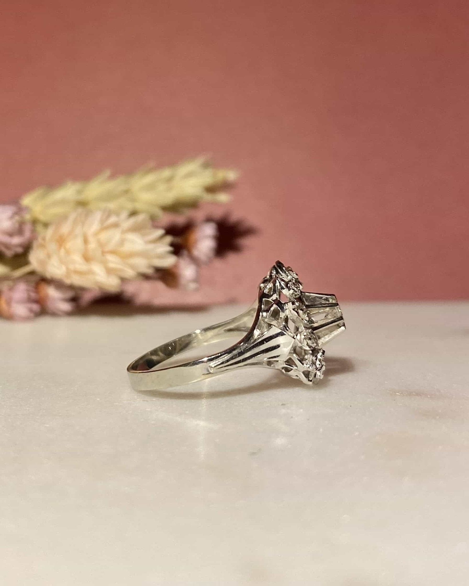Bague Vintage Marguerite 13 Diamants "Aliéna" - Elliade Paris