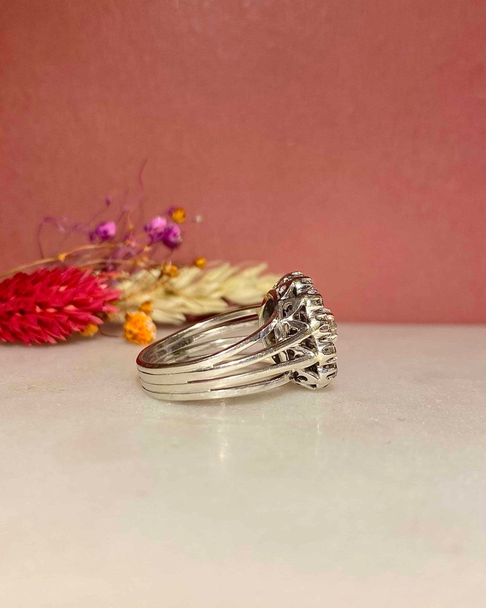 Bague Vintage Marguerite 13 Diamants "Iris" - Elliade Paris