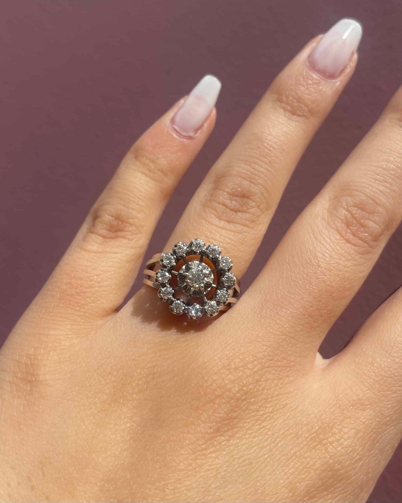 Bague Vintage Marguerite 13 Diamants "Iris" - Elliade Paris