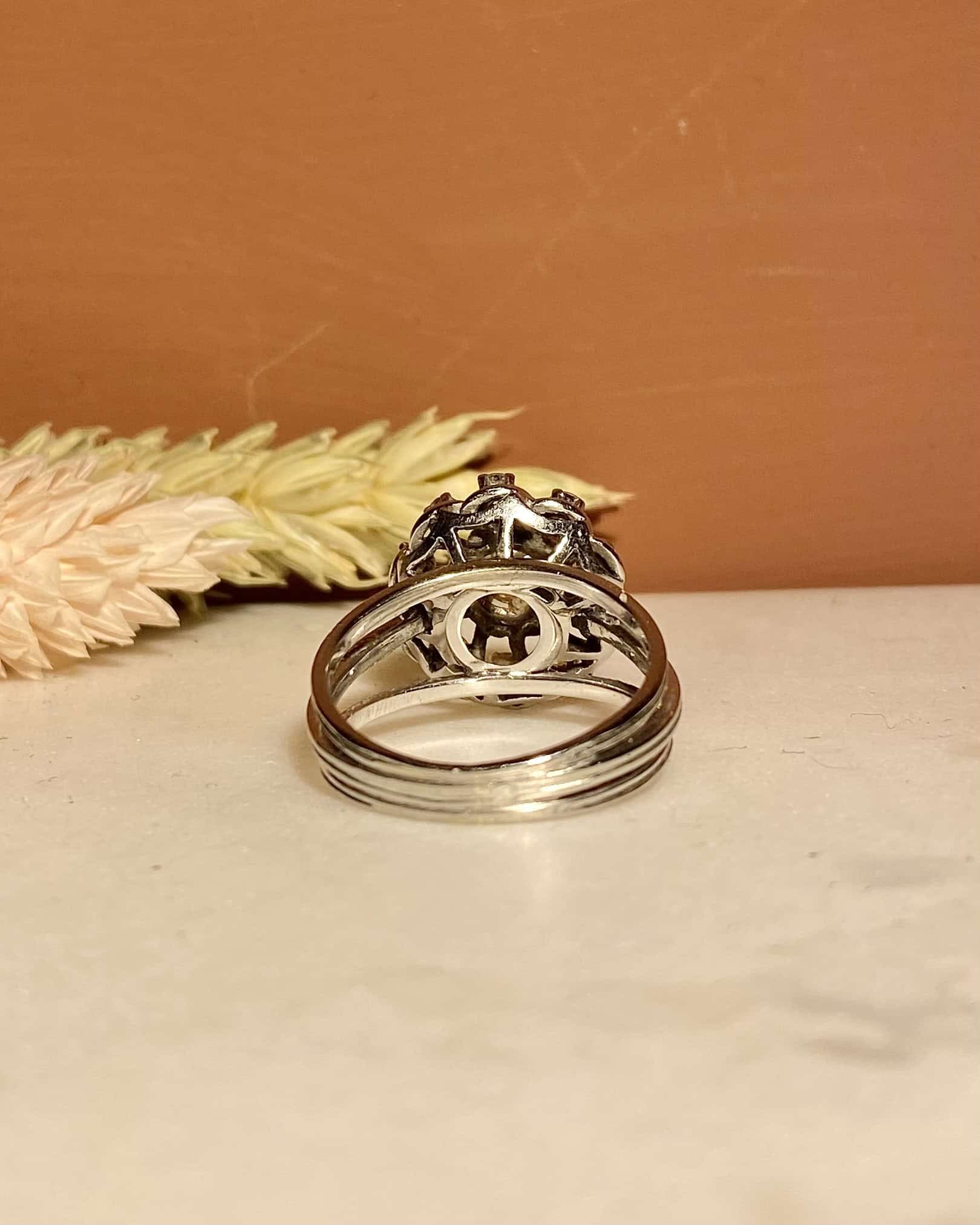 Bague Vintage Marguerite 9 Diamants "Iva" - Elliade Paris