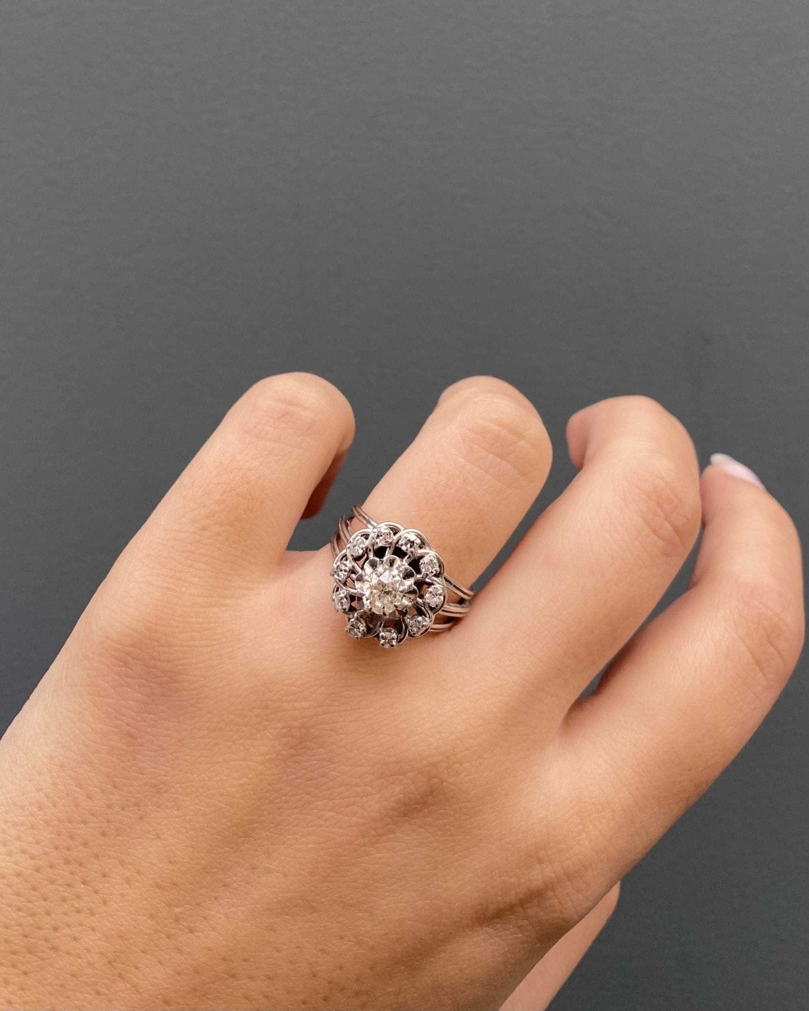 Bague Vintage Marguerite 9 Diamants "Iva" - Elliade Paris