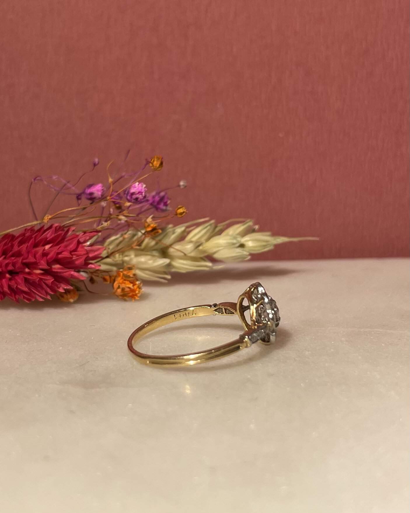 Bague Vintage Marguerite Art - Déco 0.60 Carat Diamants "Peery" - Elliade Paris