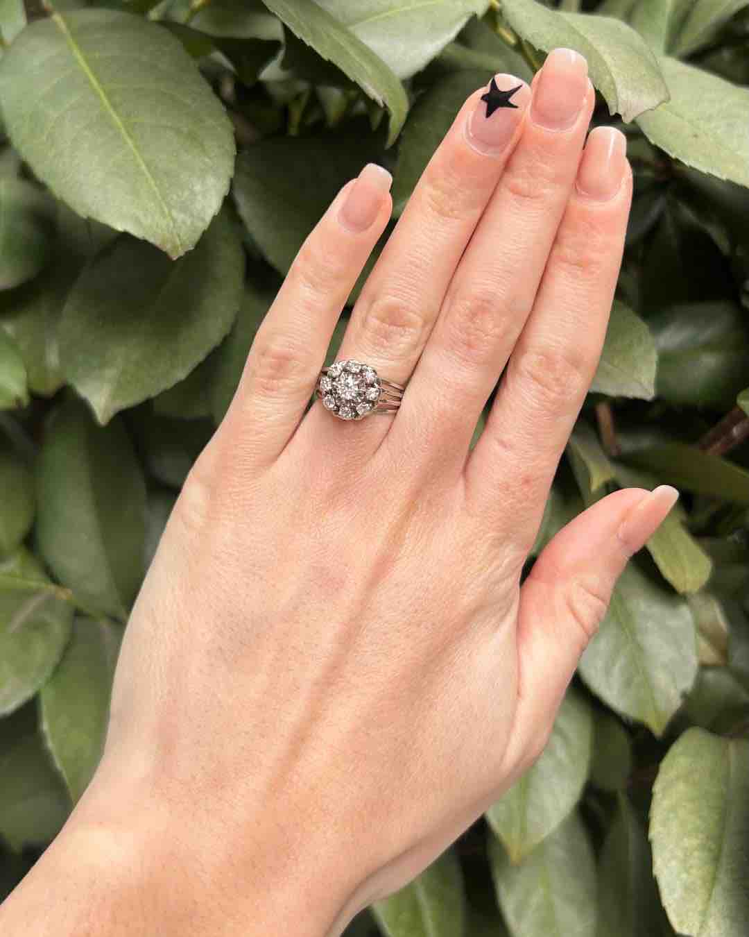Bague Vintage Marguerite Diamants 0.86 Carat "Paloma" - Elliade Paris