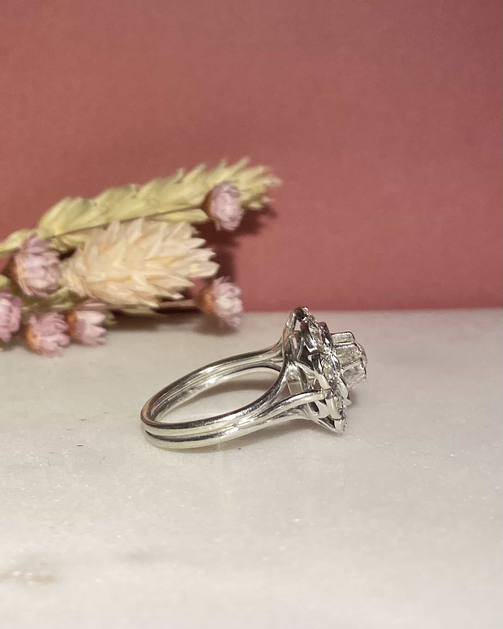 Bague Marguerite Art-Déco Diamants 0.55 carat "Camille" - Elliade Paris