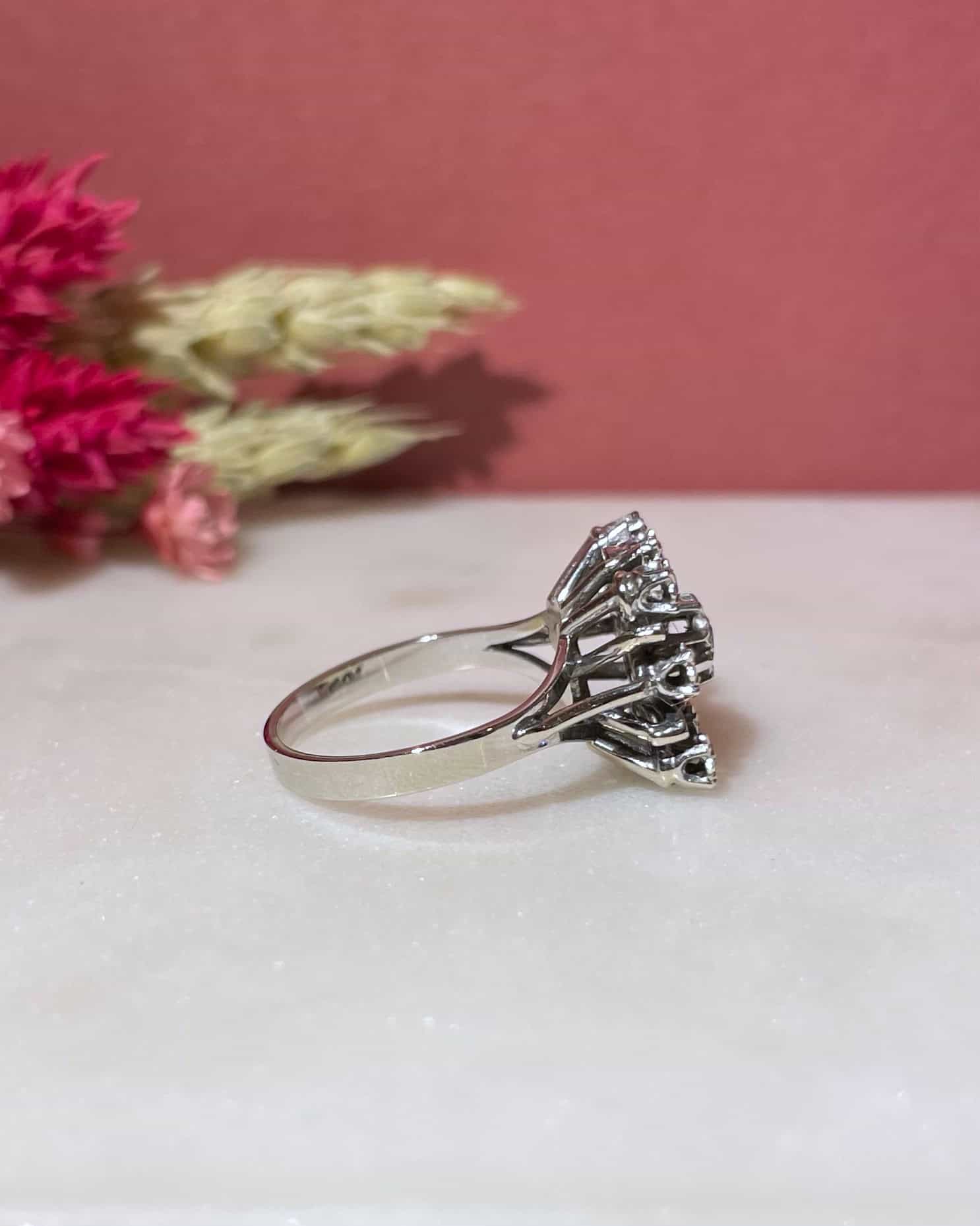 Bague Vintage Marguerite Diamants "Illiana" - Elliade Paris