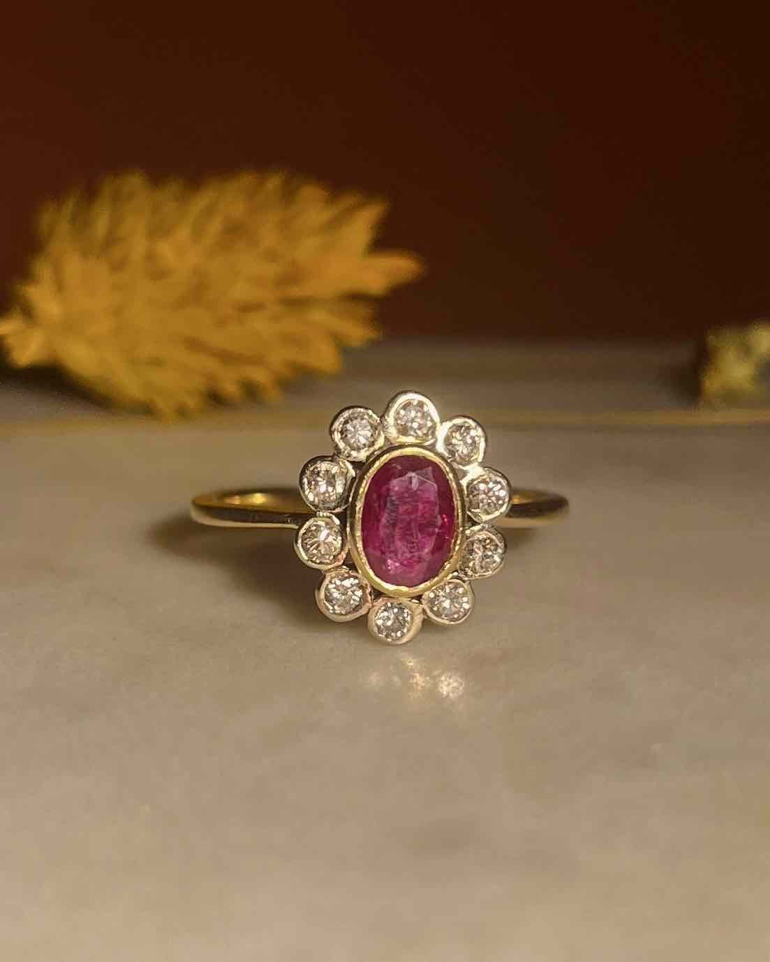 Bague Vintage Marguerite Rubis "Diala" - Elliade Paris