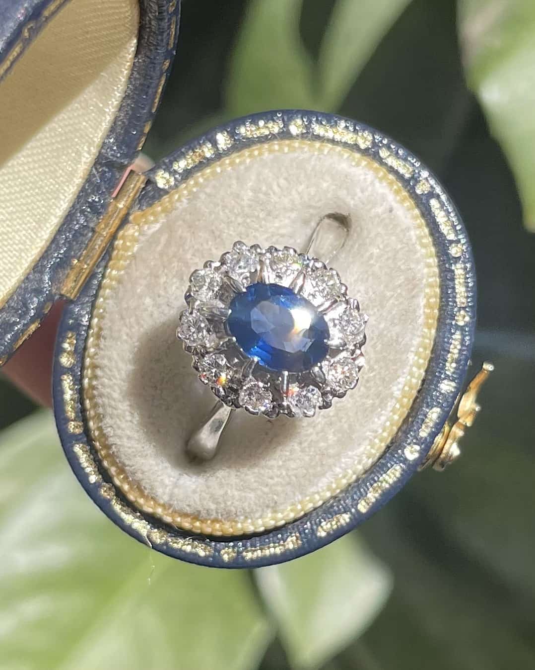 Bague Marguerite Saphir 0.90 carat & Diamants "Sahara"