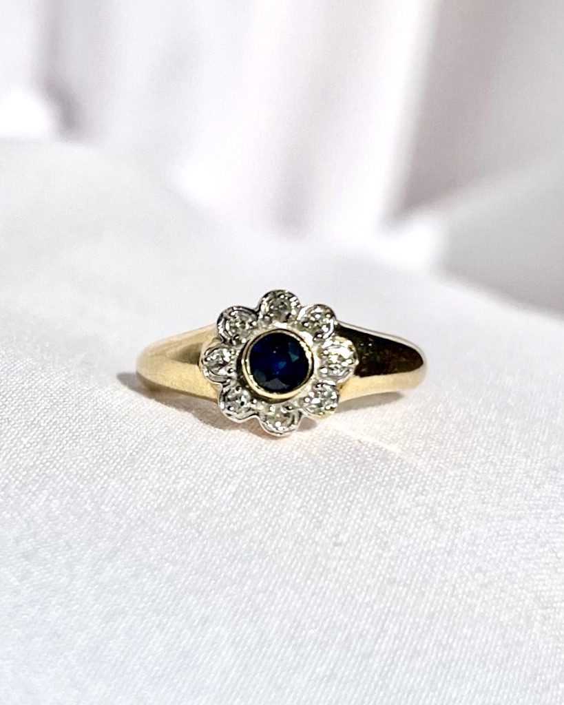 Bague Vintage Marguerite Saphir & Diamants "Lise" - Elliade Paris