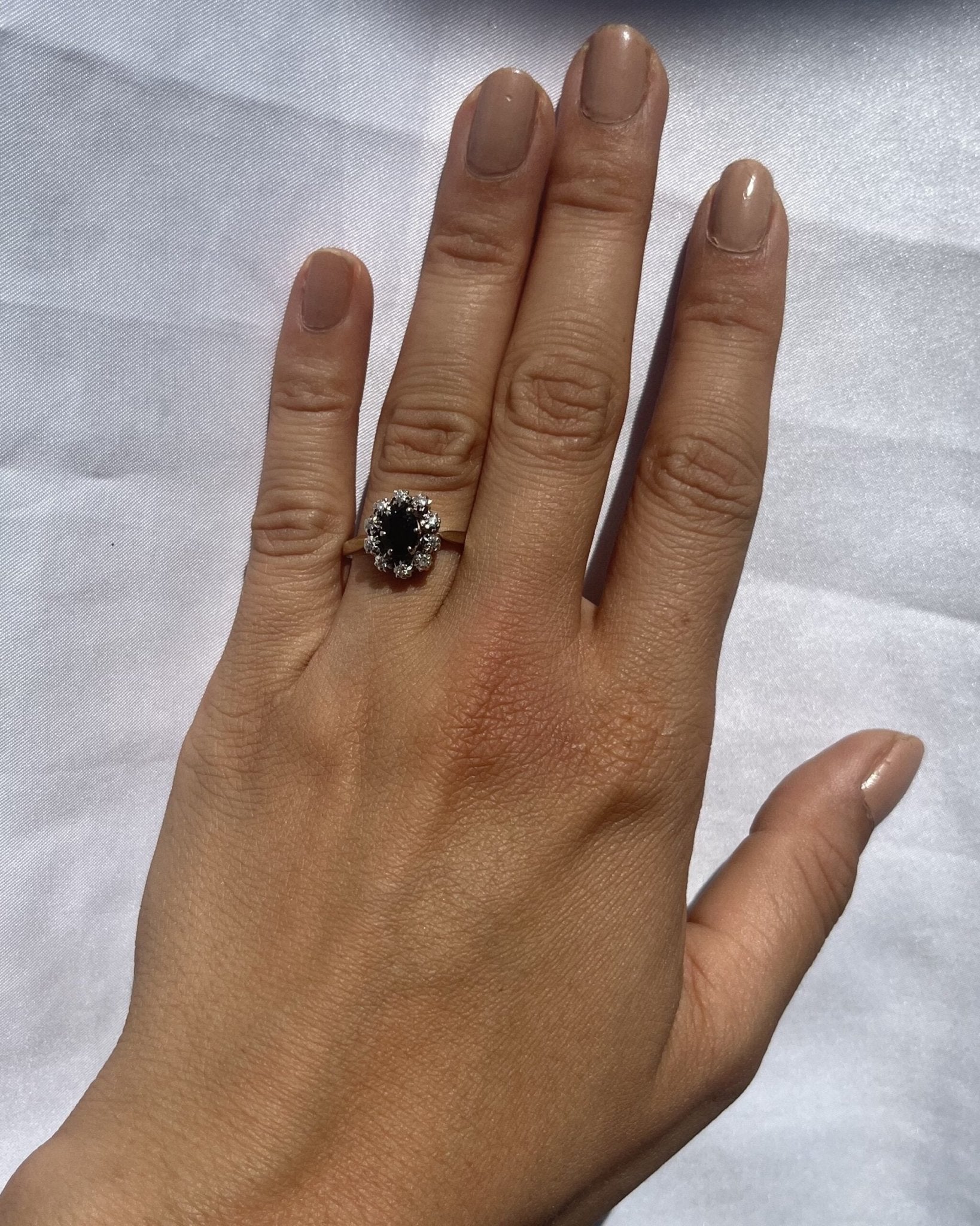 Bague Vintage Marguerite Saphir "Loïs" - Elliade Paris
