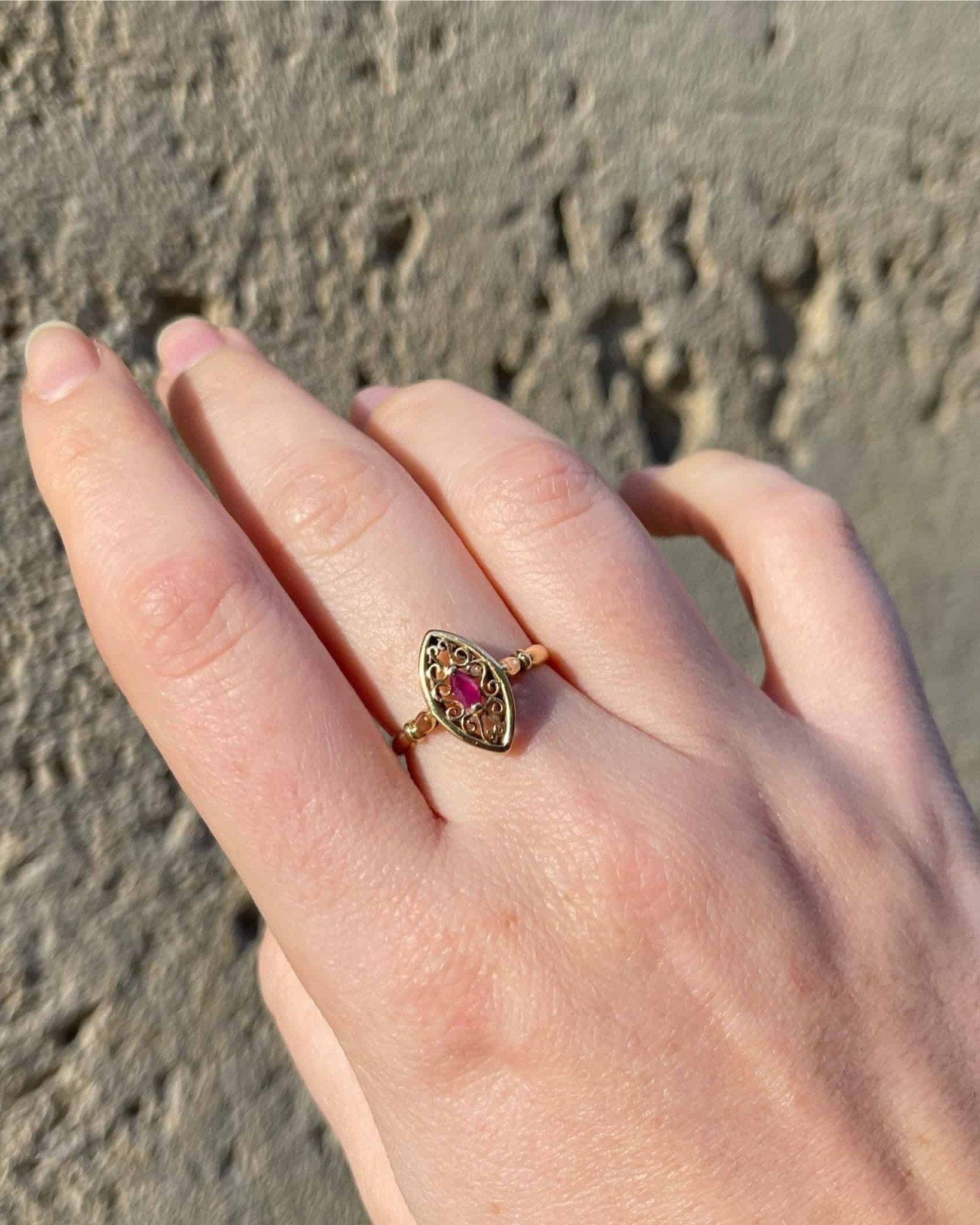 Bague Vintage Marquise Rubis "Luena" - Elliade Paris