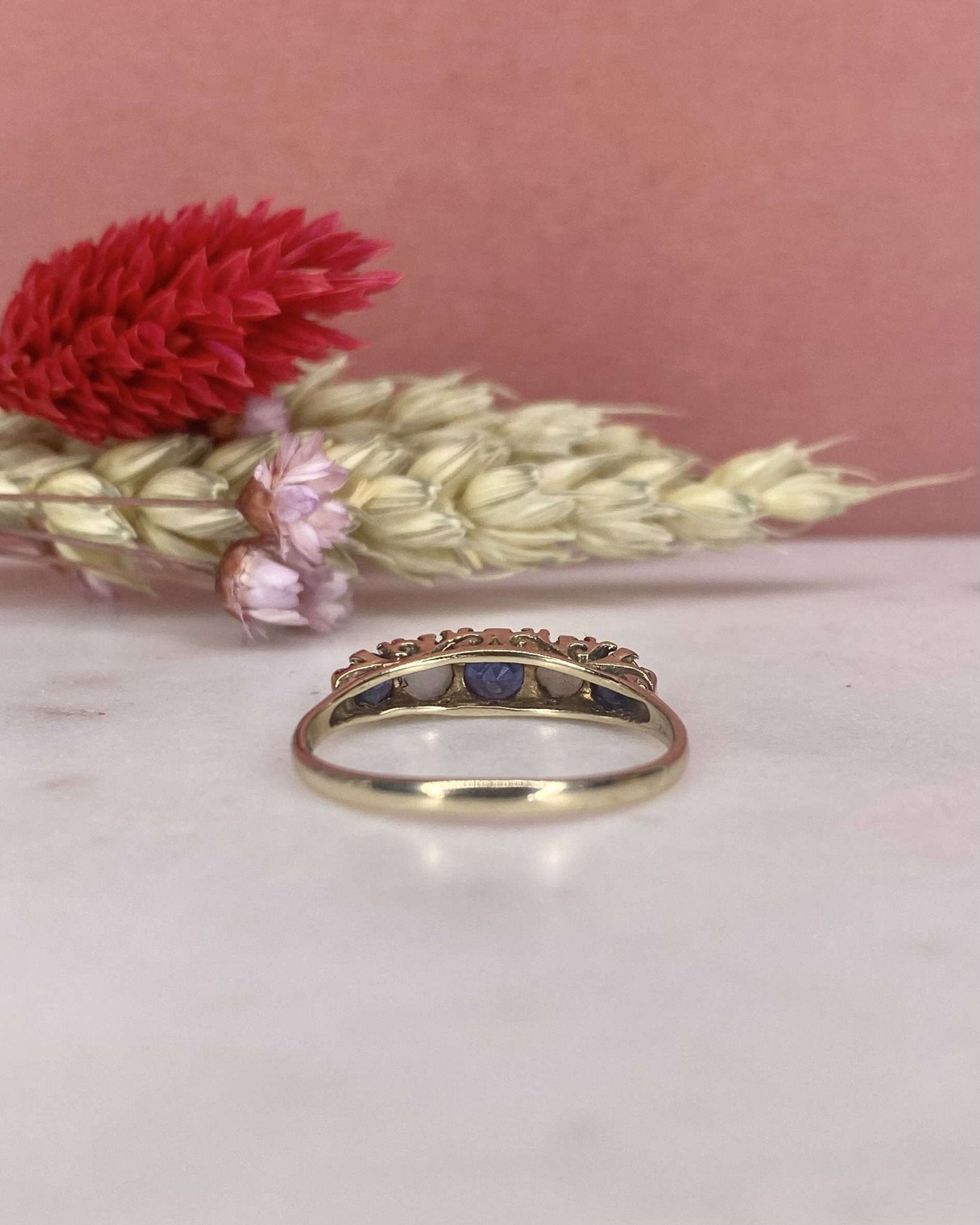Bague Vintage Rivière Saphirs & Opales "Tia" - Elliade Paris