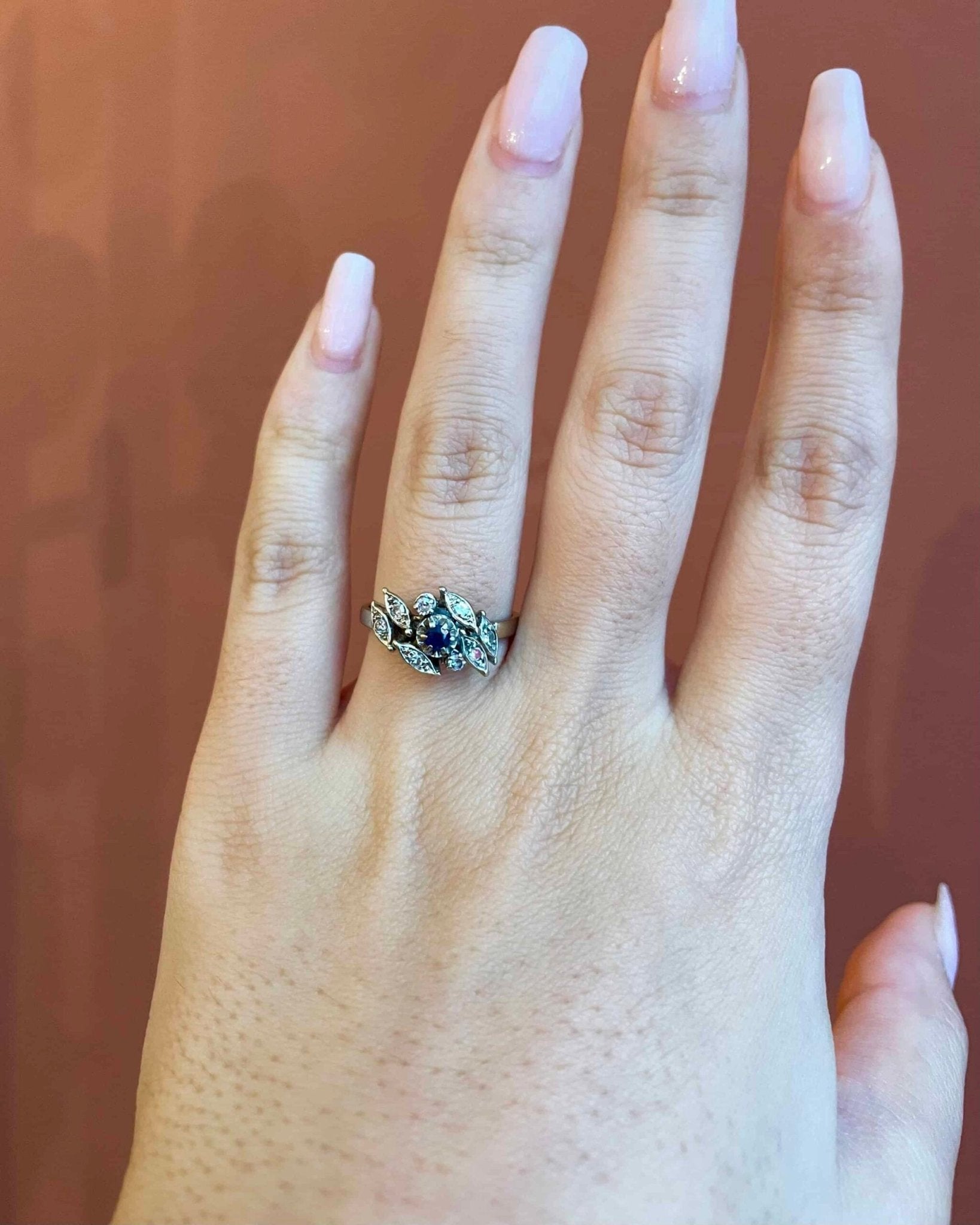 Bague Vintage Saphir & 8 Diamants "Avory" - Elliade Paris
