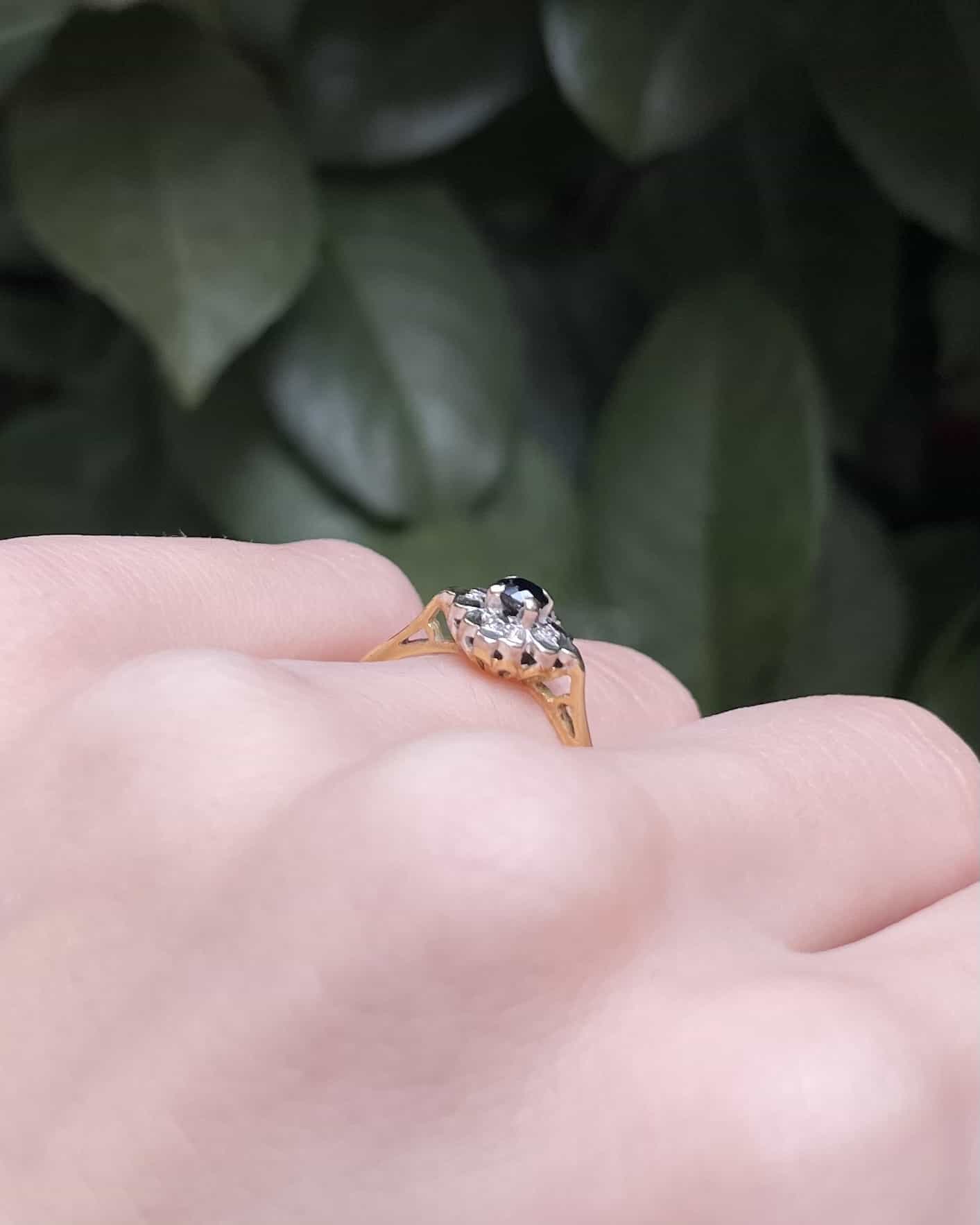 Sapphire & Diamond Daisy Ring "Génia"