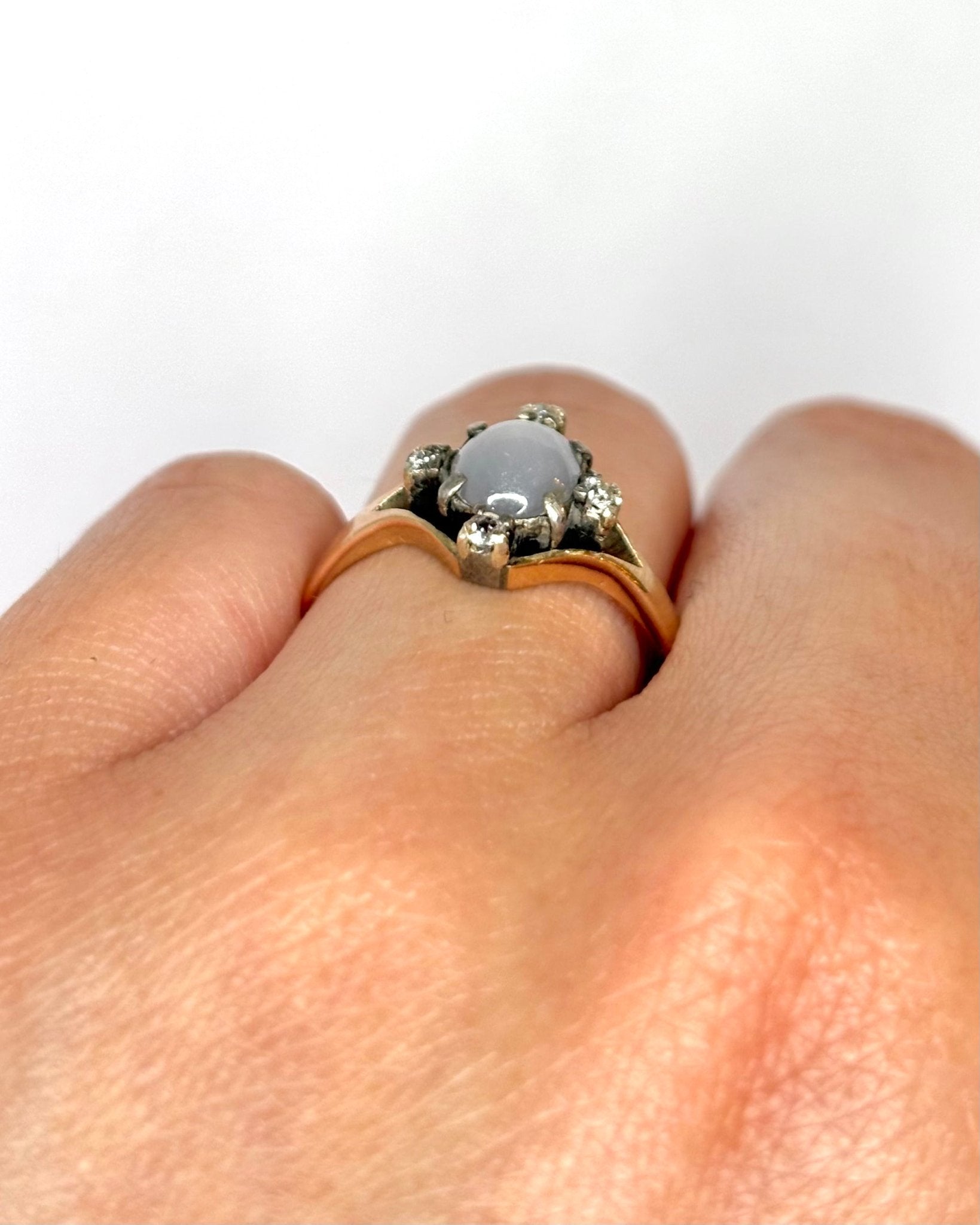Bague Vintage Saphir Étoilé 1.20 carat & Diamants "Ester" - Elliade Paris