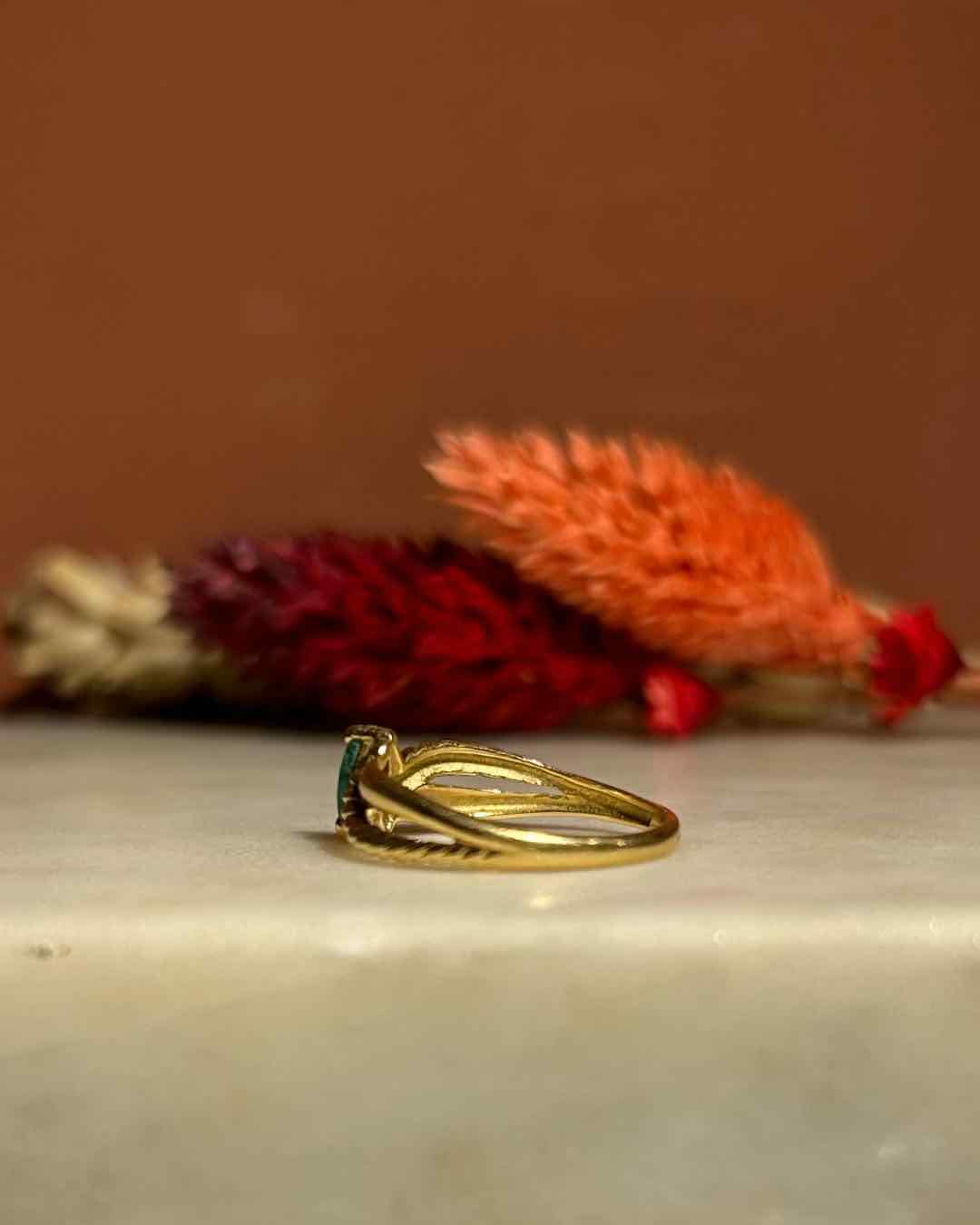 Bague Tourbillon Emeraude "Silvia" - Elliade Paris