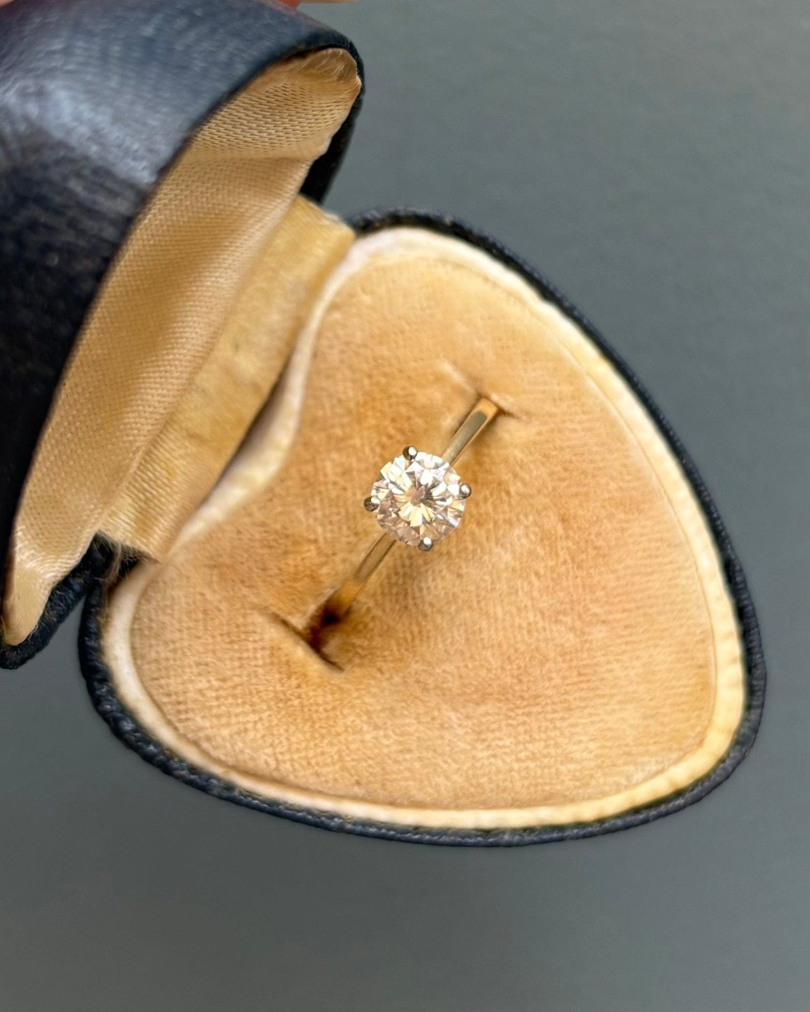 Bague Vintage Solitaire Diamant 0.90 carat "Sirena" - Elliade Paris