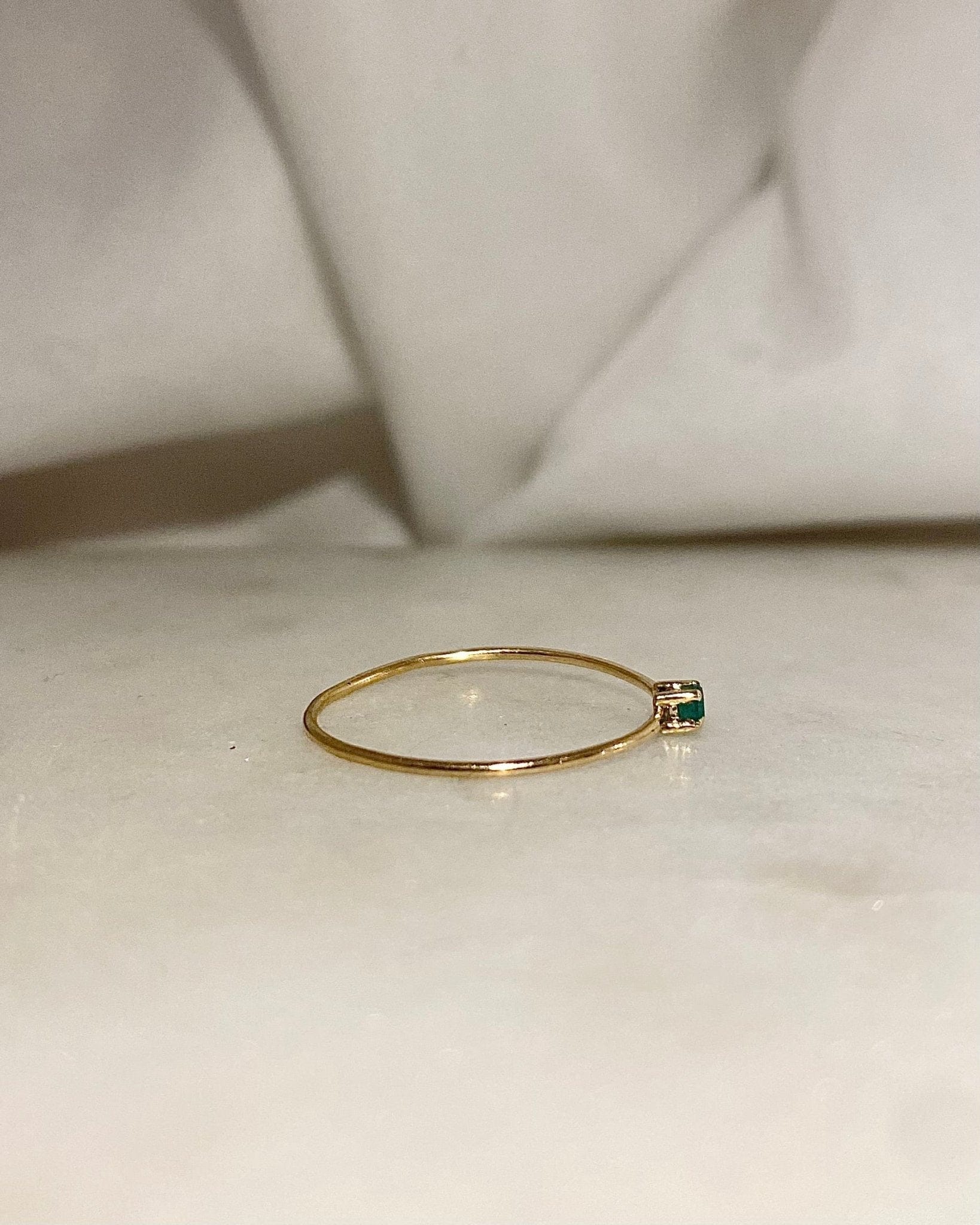 Bague Vintage Solitaire Emeraude "Enjoye" - Elliade Paris