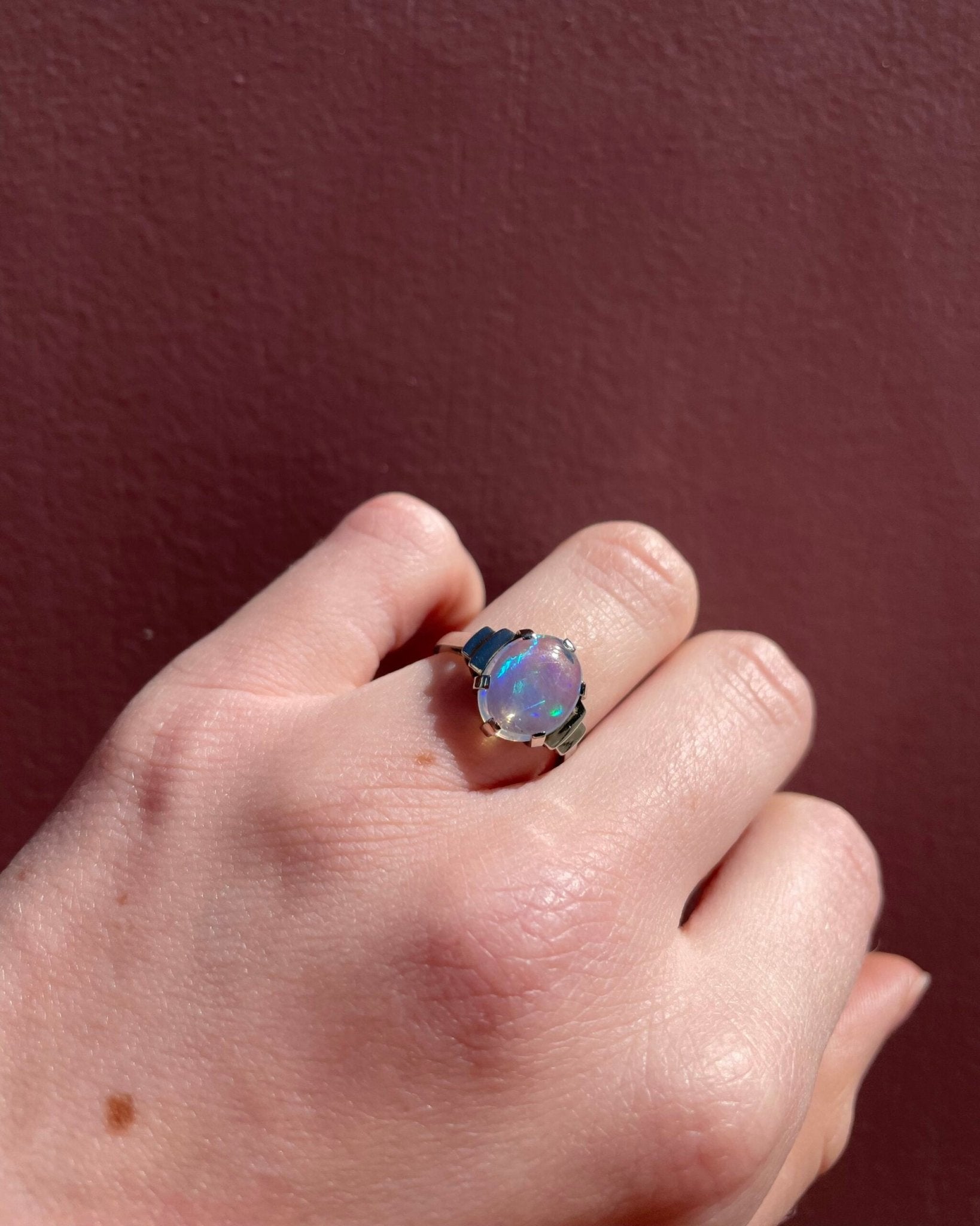 Bague Vintage Solitaire Opale 2.40 Carats "Enia" - Elliade Paris