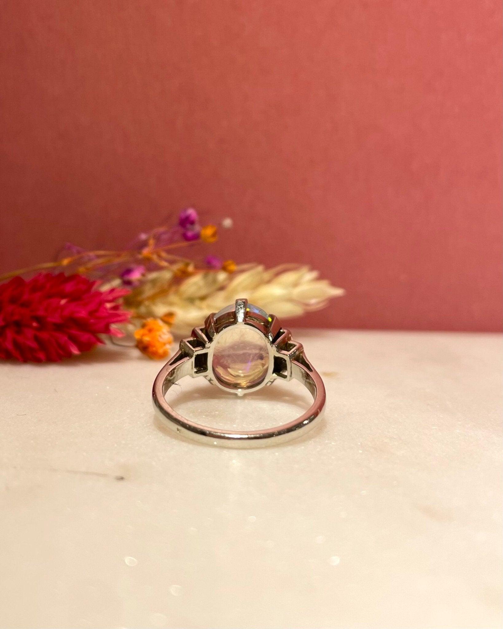 Bague Vintage Solitaire Opale 2.40 Carats "Enia" - Elliade Paris
