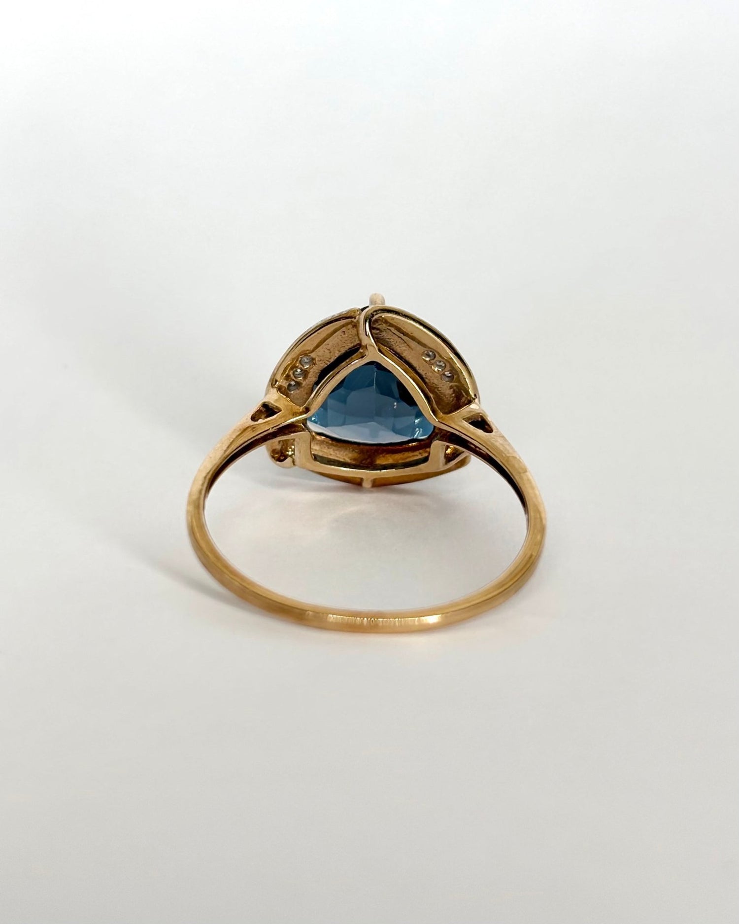 Bague Vintage Topaze 4.20 cts & 8 Diamants "Irène" - Elliade Paris