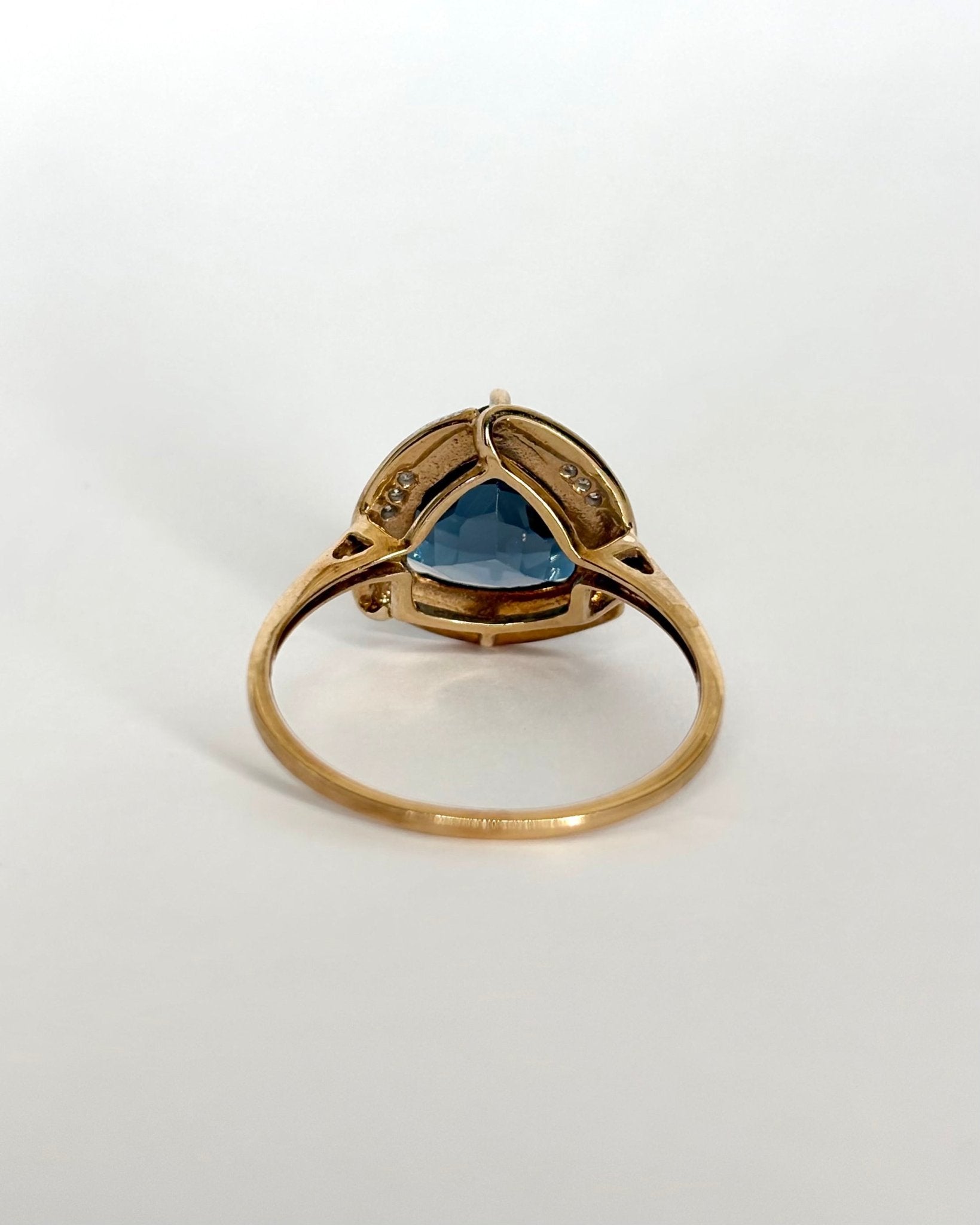 Bague Vintage Topaze 4.20 cts & 8 Diamants "Irène" - Elliade Paris