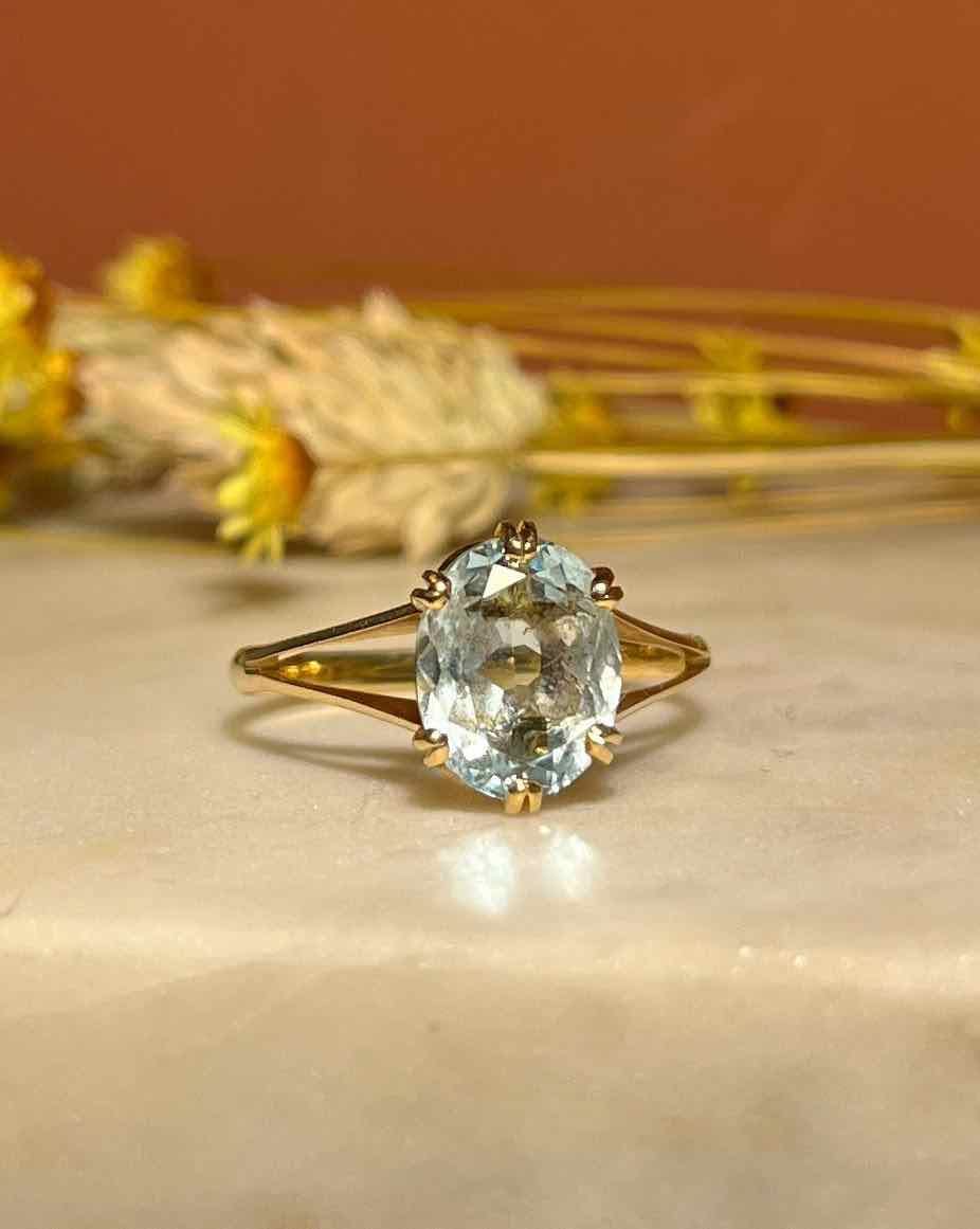 Anillo vintage de topacio de 3 quilates "Elya"