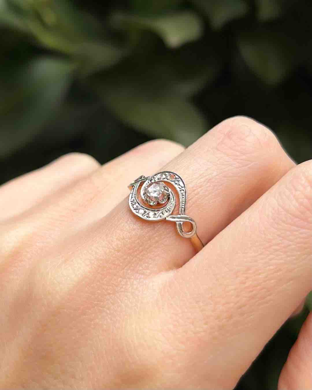 Bague Vintage Tourbillon Diamants "Dalina" - Elliade Paris