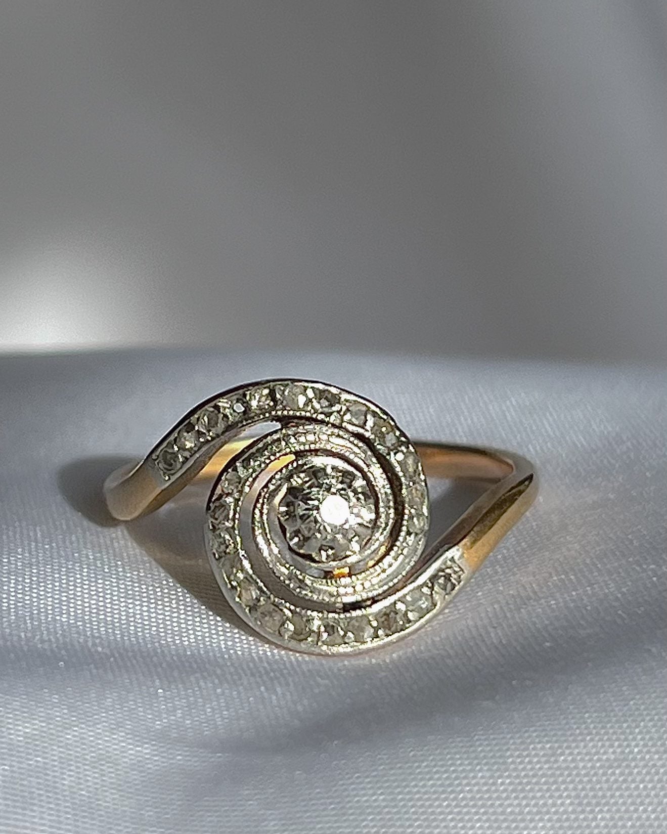 Bague vintage tourbillon diamants "Danaé" - Elliade Paris