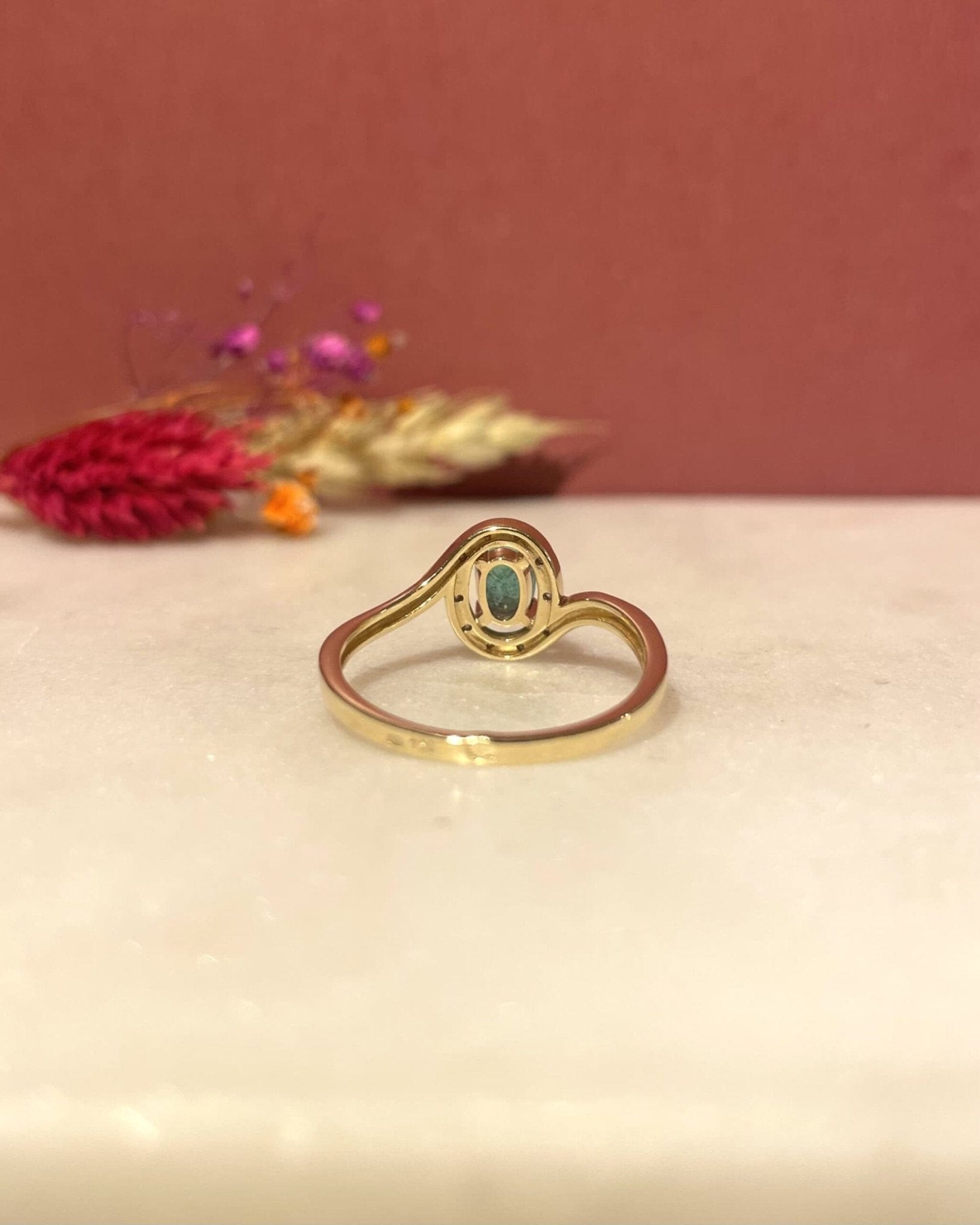 Bague Vintage Tourbillon Émeraude & Diamants "Astelle" - Elliade Paris