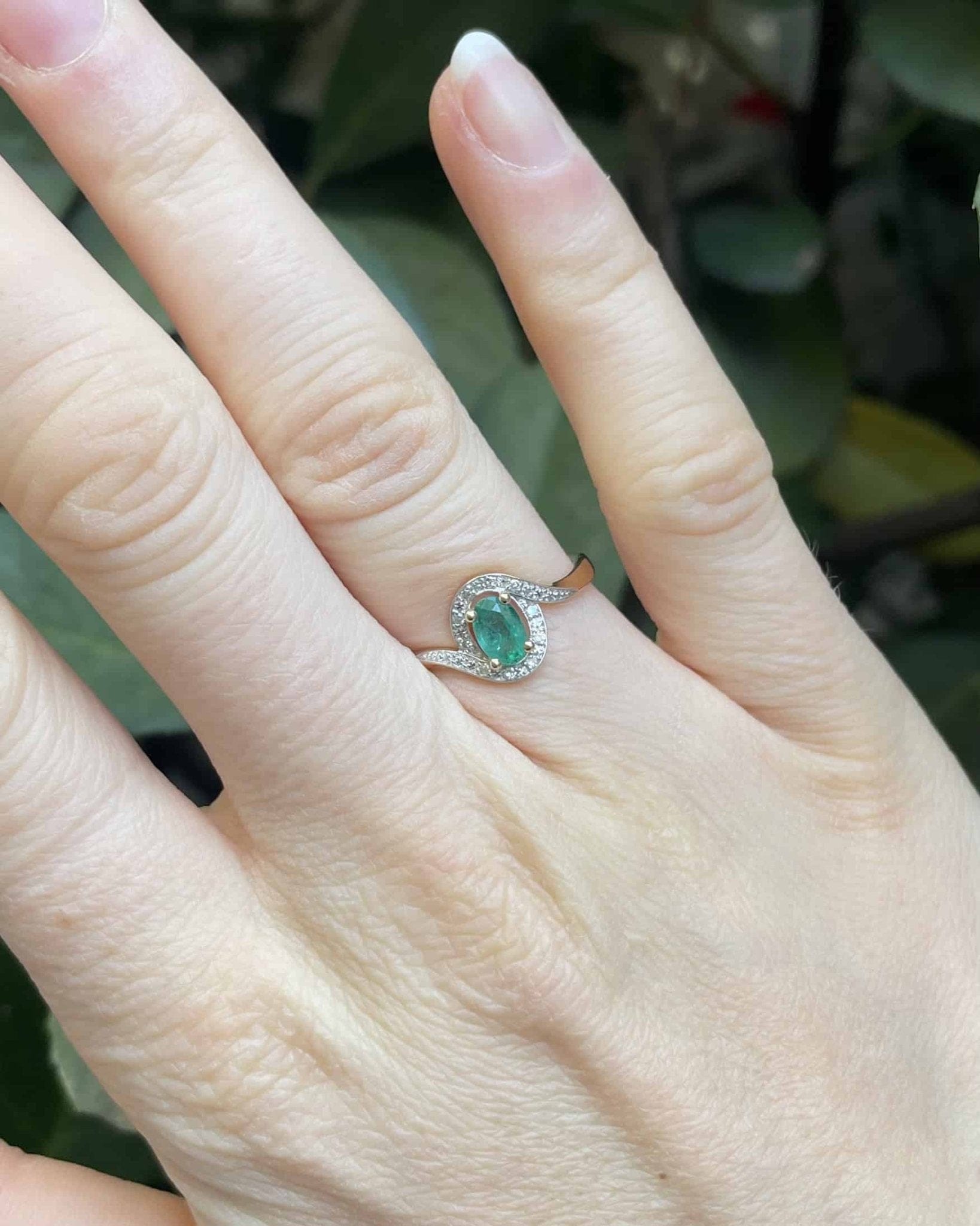Bague Vintage Tourbillon Émeraude & Diamants "Astelle" - Elliade Paris
