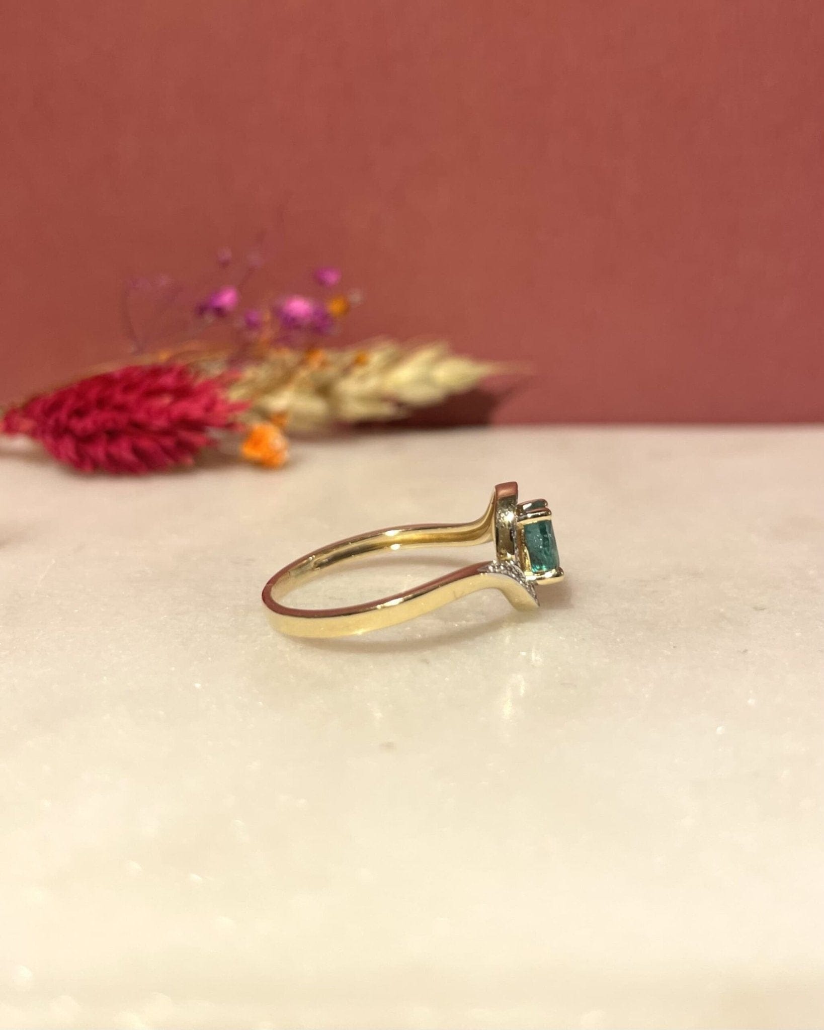 Bague Vintage Tourbillon Émeraude & Diamants "Astelle" - Elliade Paris