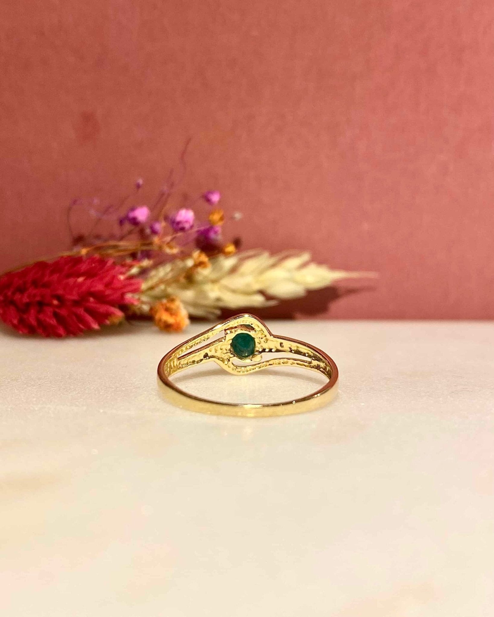 Bague Vintage Tourbillon Émeraude & Diamants "Claire" - Elliade Paris