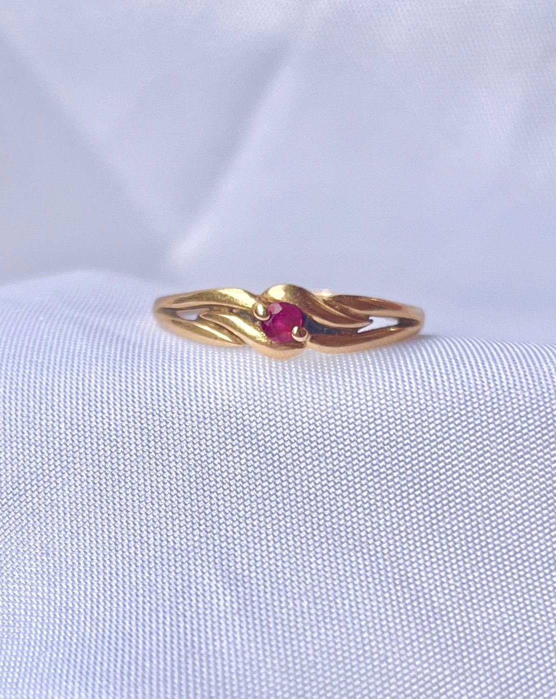 Bague vintage tourbillon rubis "Ginni" - Elliade Paris